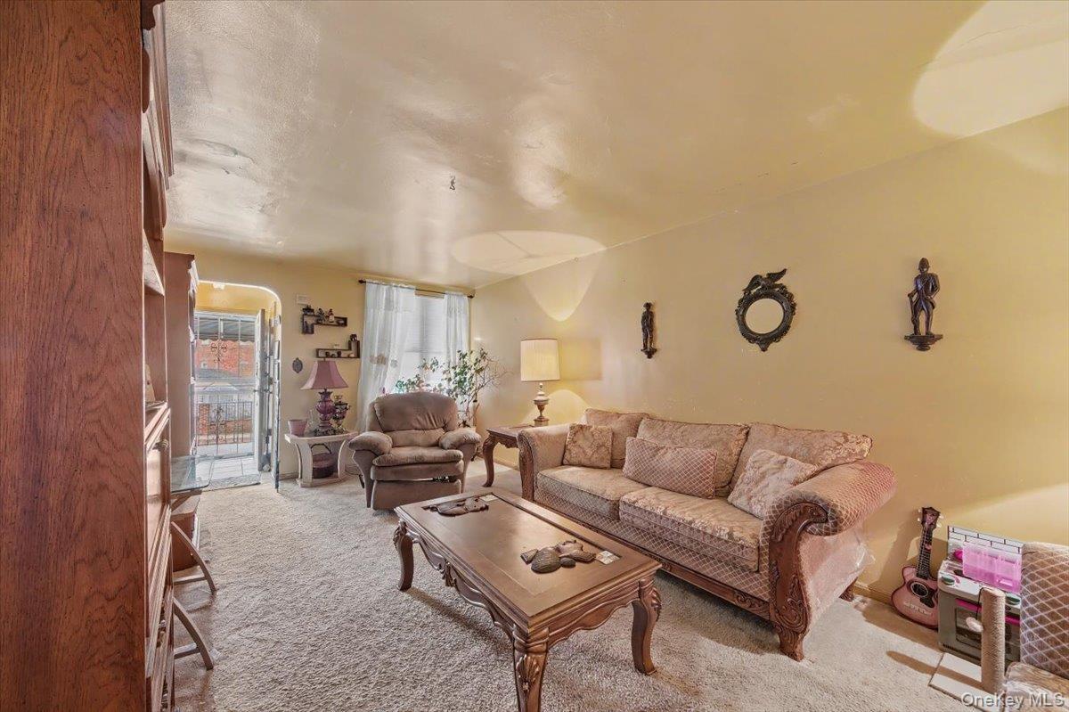 Single Family Dewitt Bronx, NY 10469, MLS-955300-3