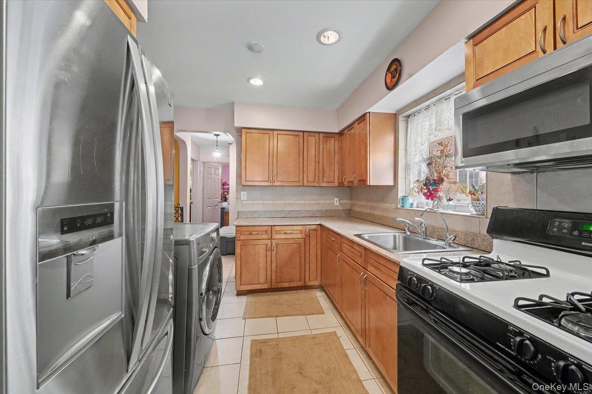 Single Family Dewitt Bronx, NY 10469, MLS-955300-7