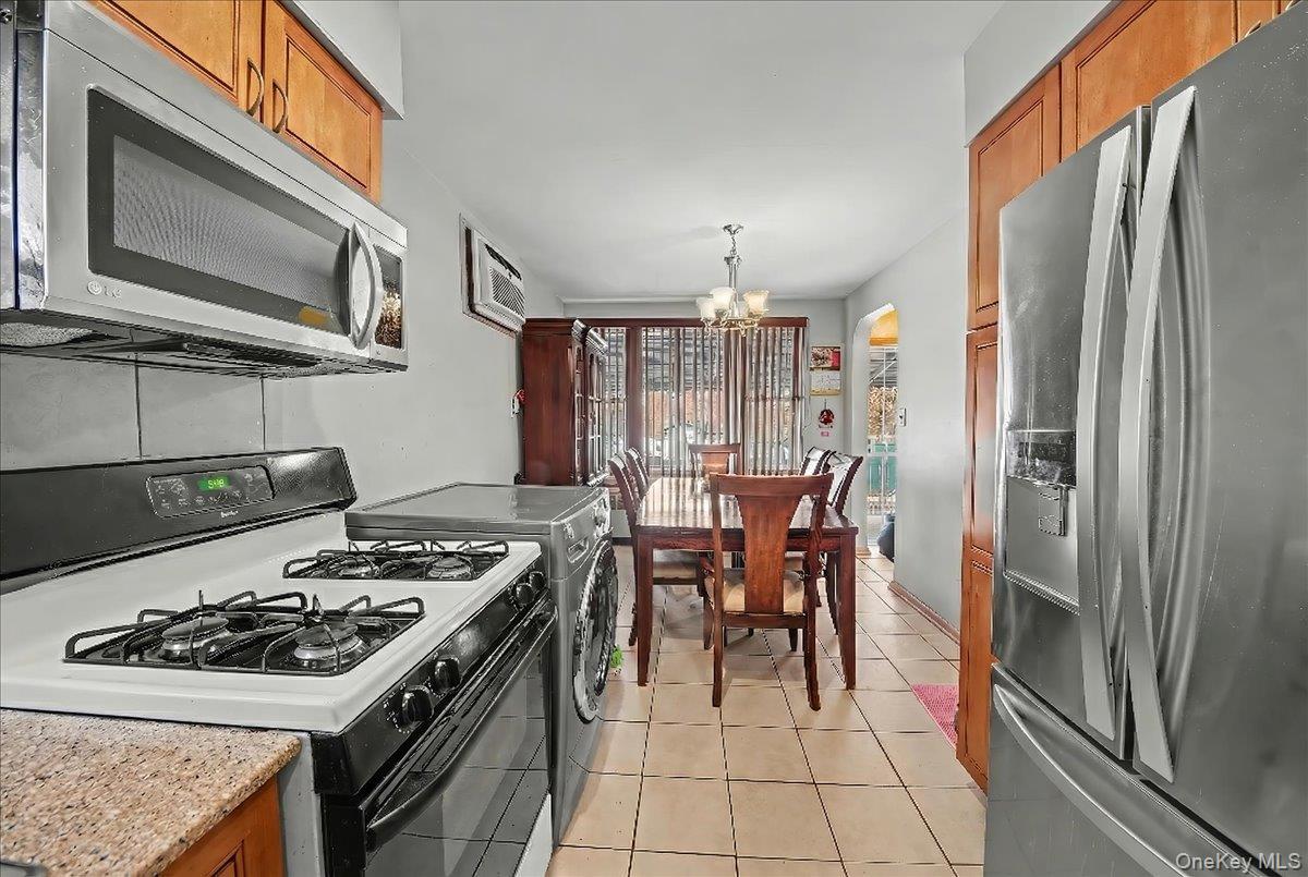 Single Family Dewitt Bronx, NY 10469, MLS-955300-8