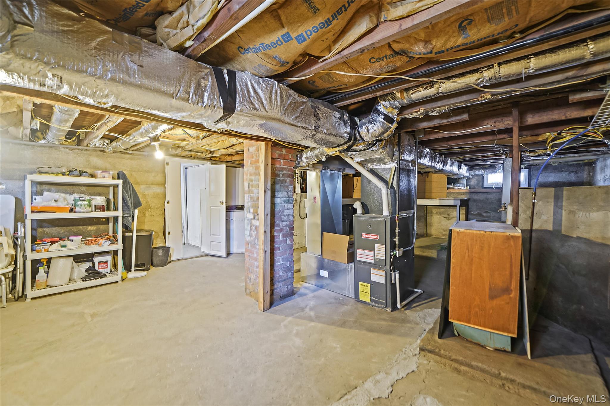 Single Family Richard  Suffolk County, NY 11752, MLS-955316-32