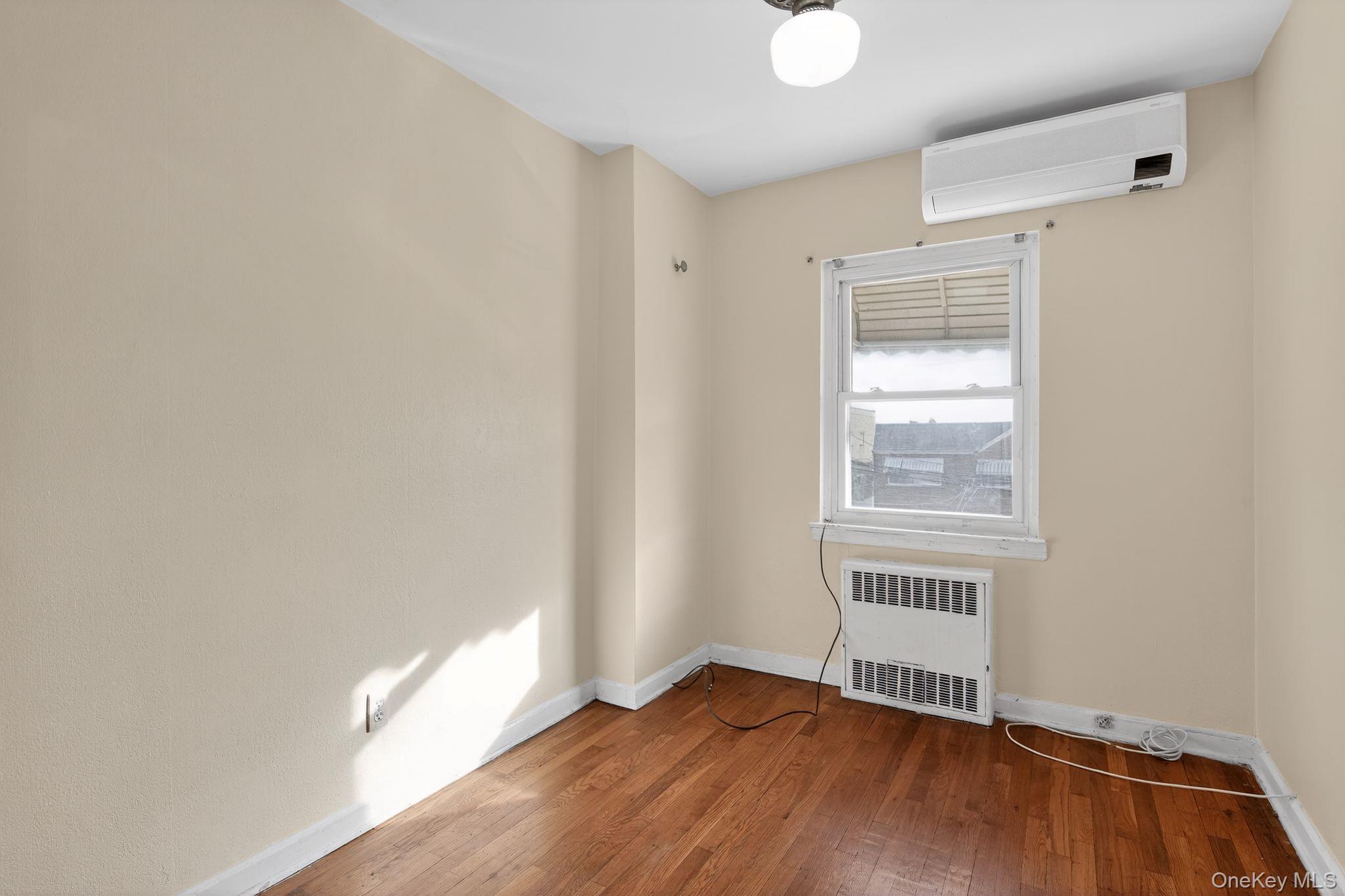 Single Family Wilder  Bronx, NY 10470, MLS-955349-17