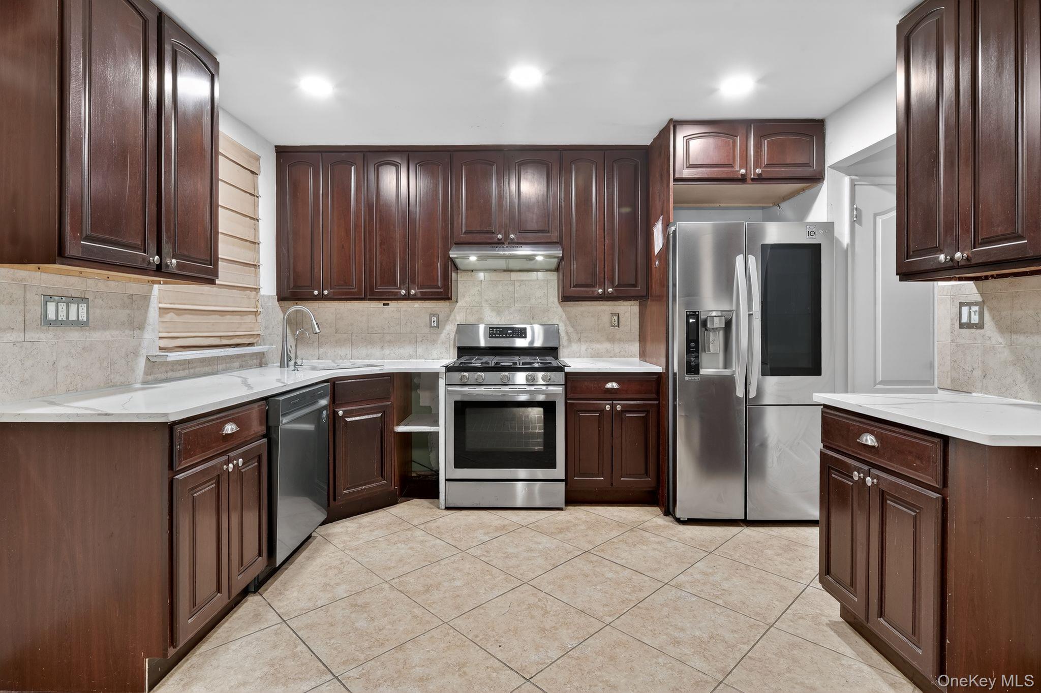 Single Family Wilder  Bronx, NY 10470, MLS-955349-2