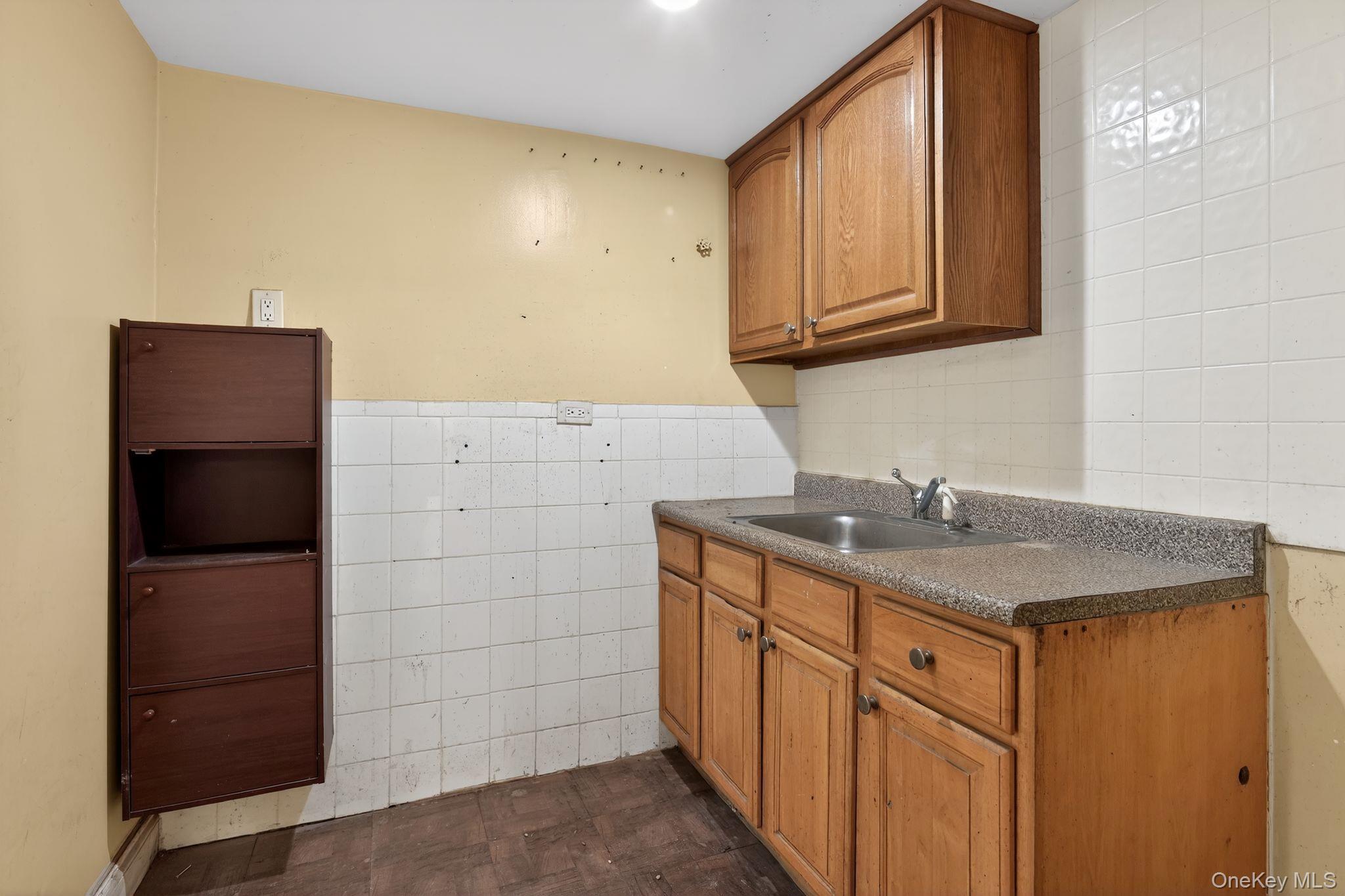 Single Family Wilder  Bronx, NY 10470, MLS-955349-23