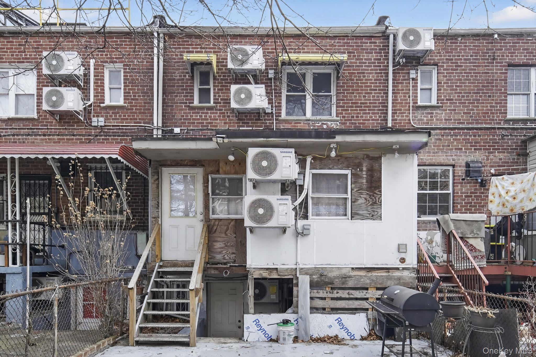 Single Family Wilder  Bronx, NY 10470, MLS-955349-25