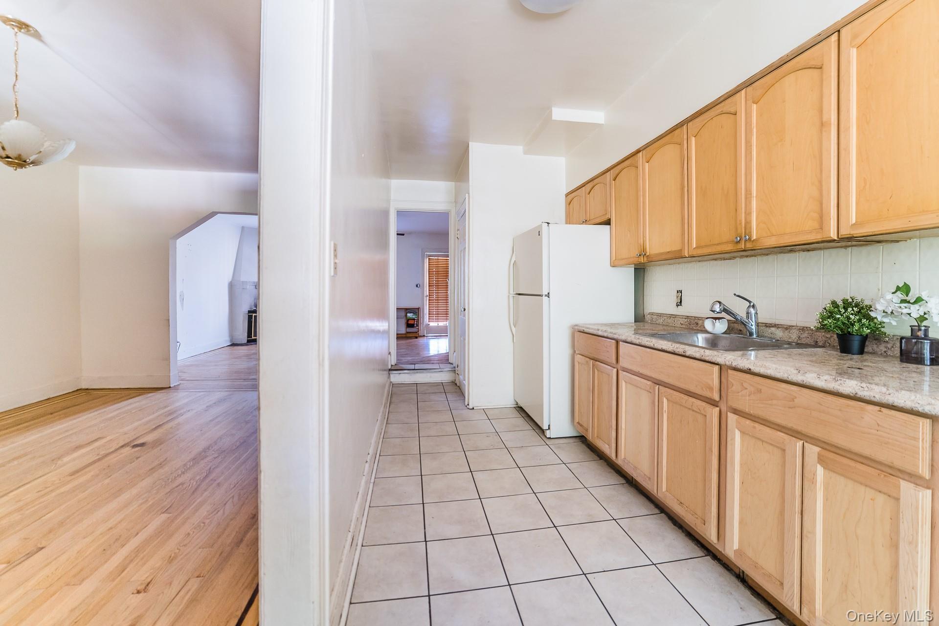 Single Family Leslie  Queens, NY 11434, MLS-955360-11