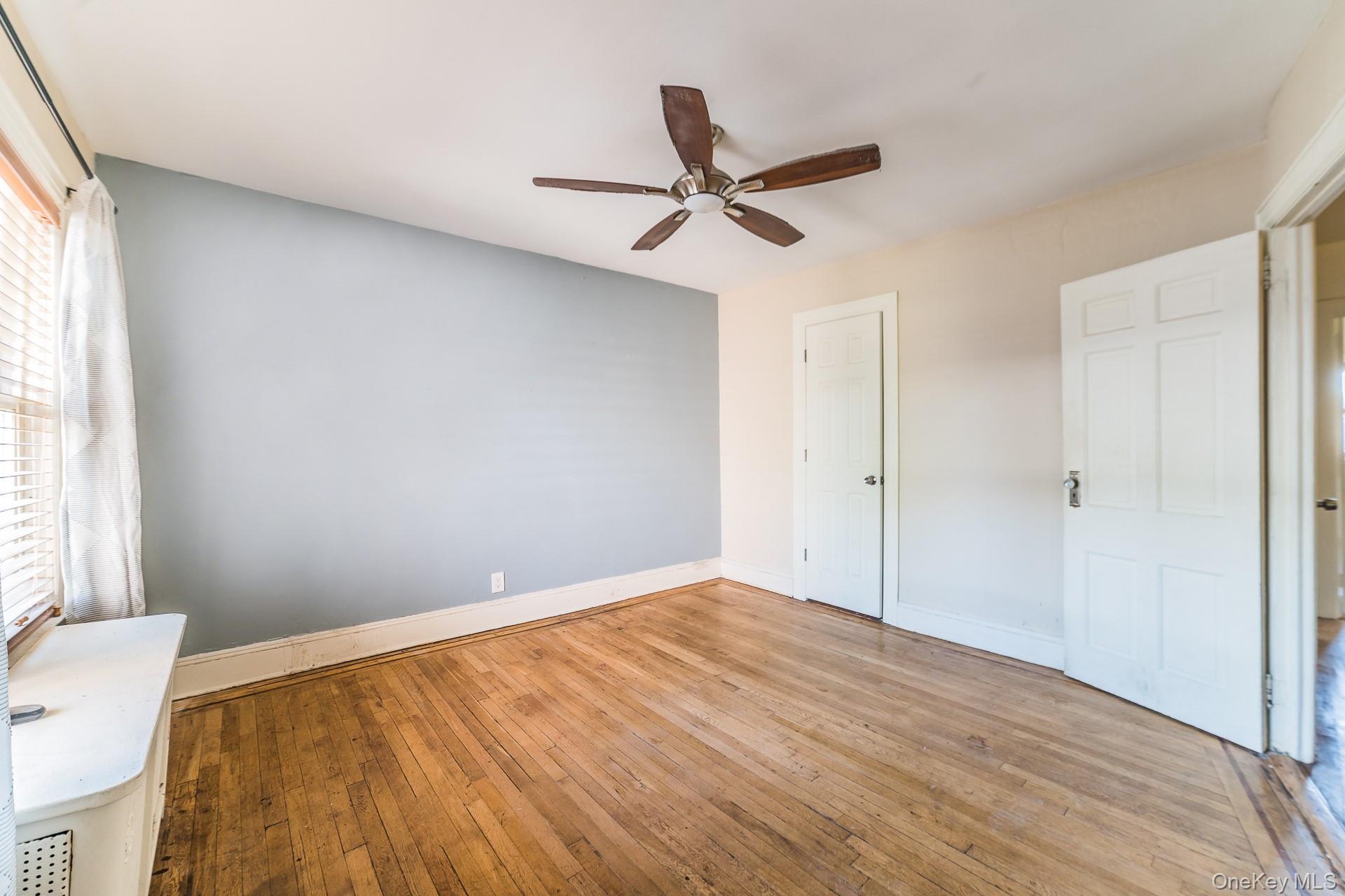 Single Family Leslie  Queens, NY 11434, MLS-955360-15