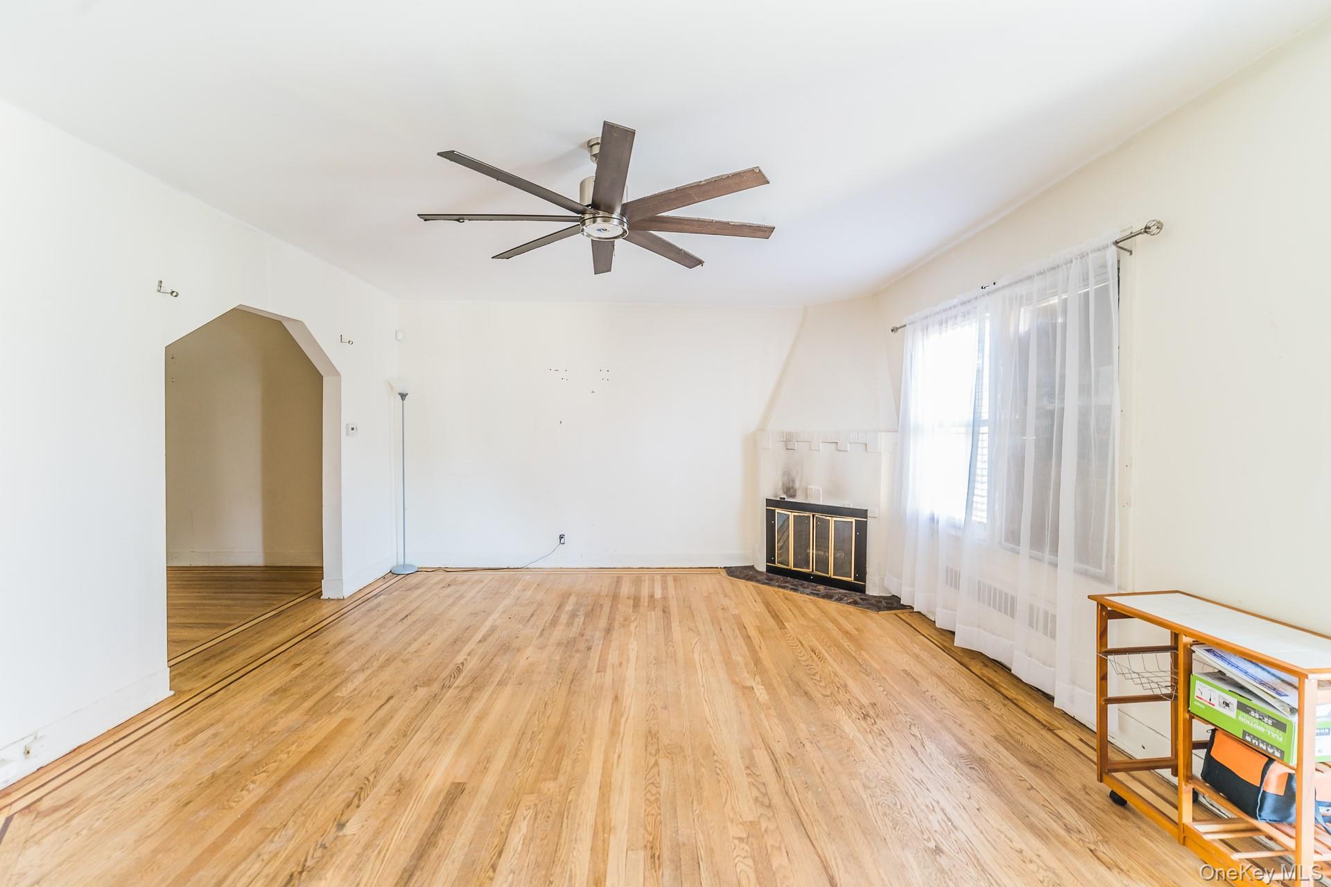 Single Family Leslie  Queens, NY 11434, MLS-955360-2