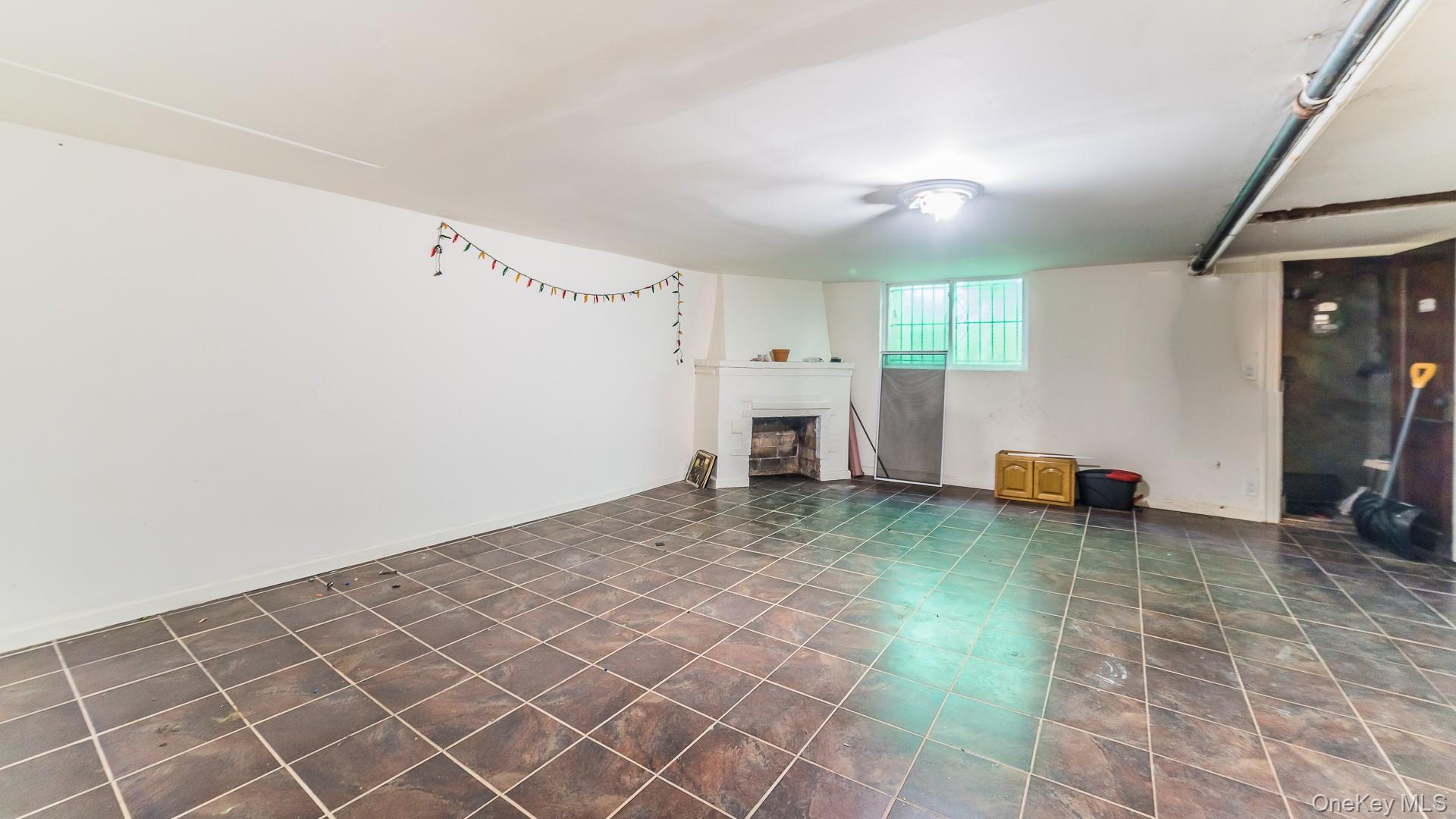 Single Family Leslie  Queens, NY 11434, MLS-955360-22