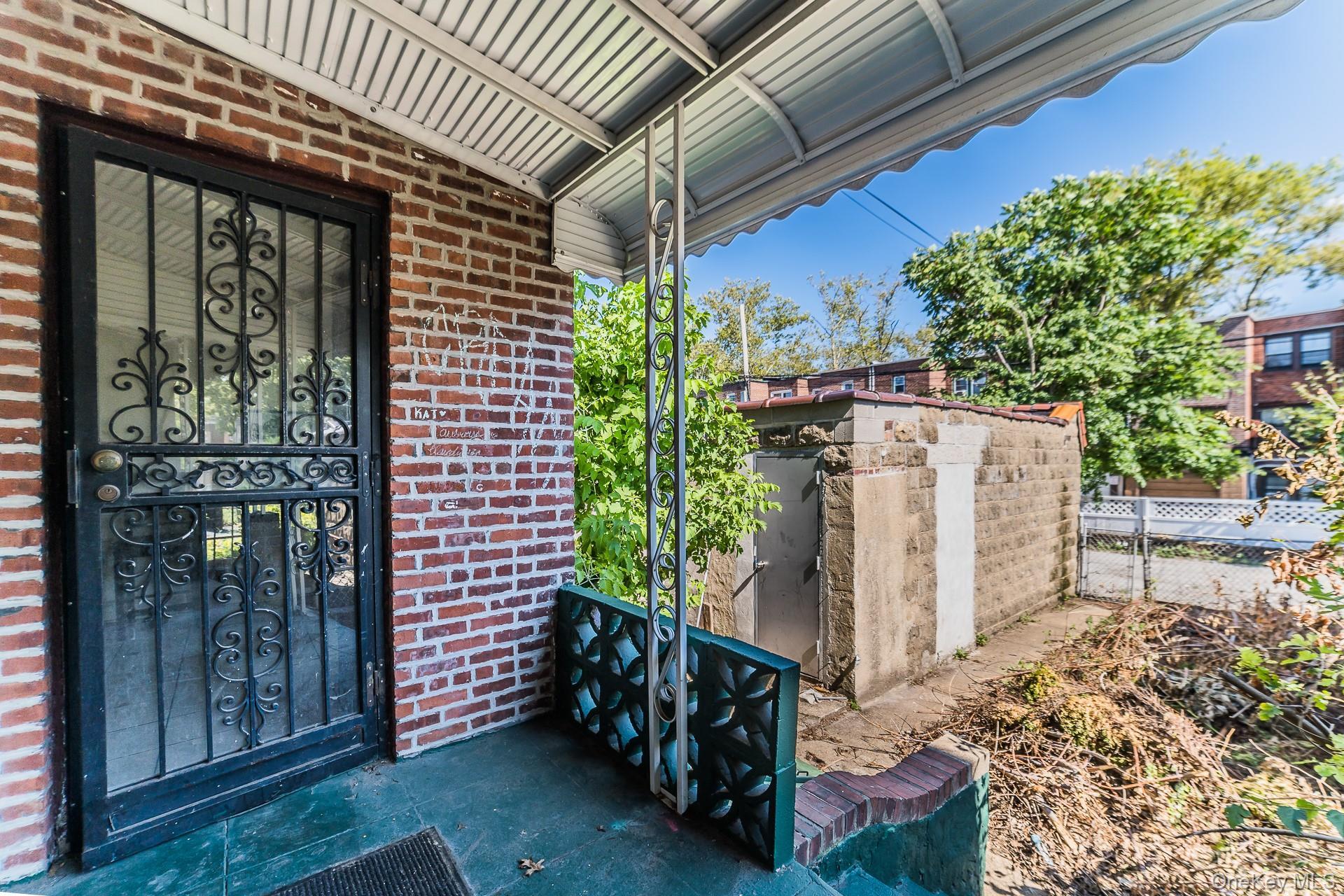 Single Family Leslie  Queens, NY 11434, MLS-955360-26