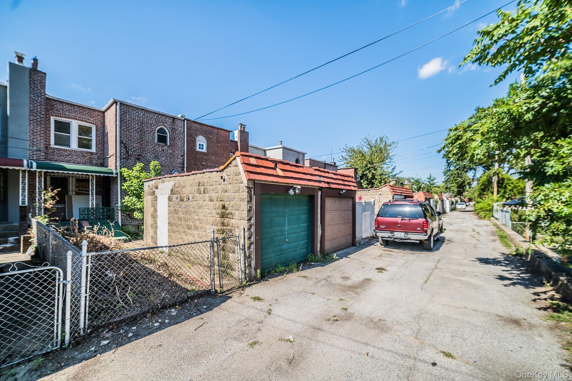 Single Family Leslie  Queens, NY 11434, MLS-955360-30