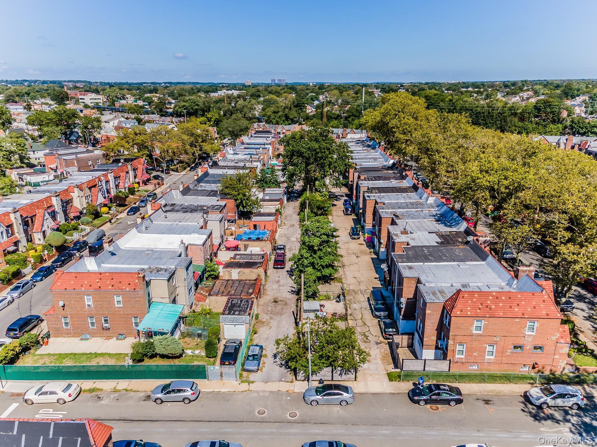 Single Family Leslie  Queens, NY 11434, MLS-955360-35