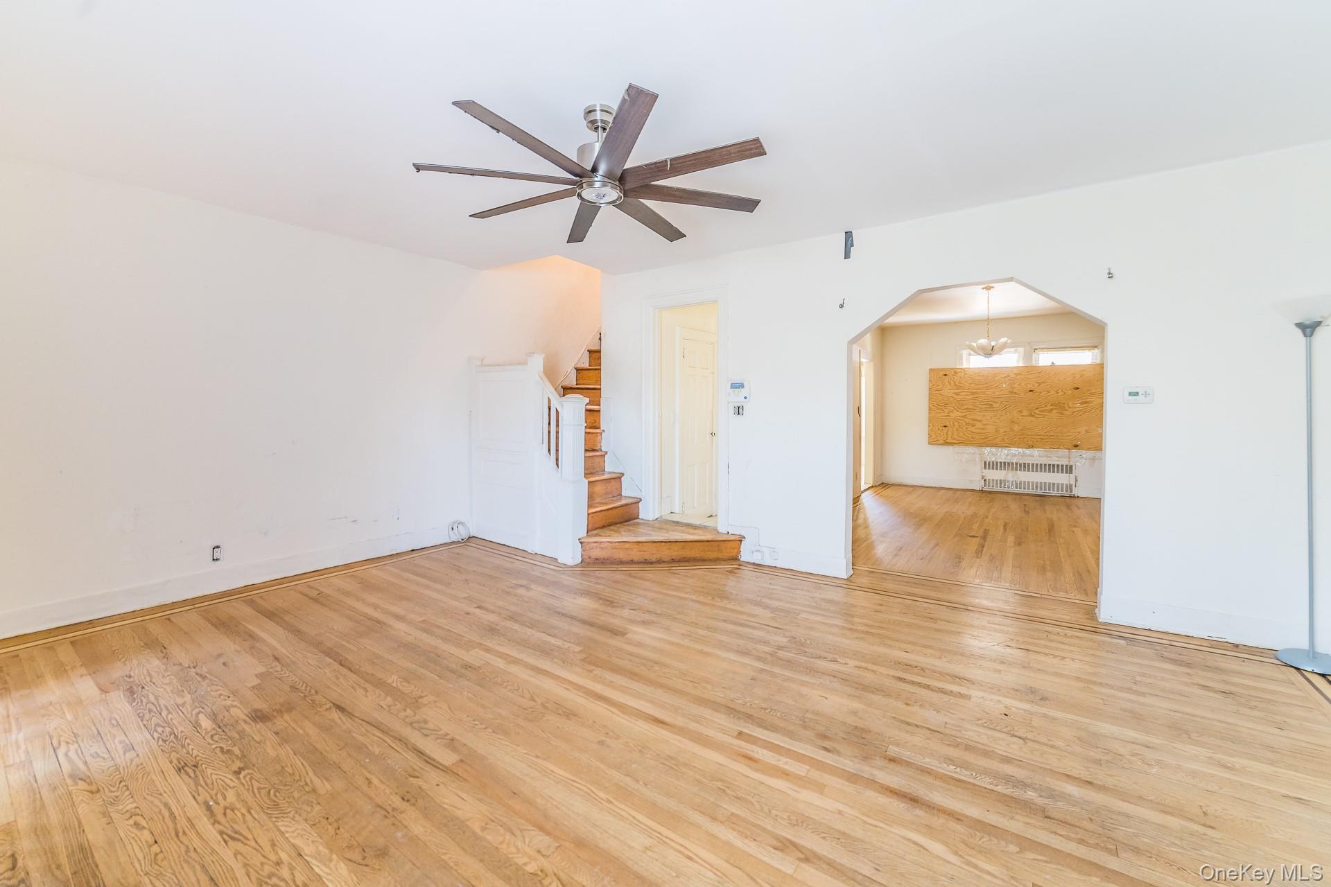 Single Family Leslie  Queens, NY 11434, MLS-955360-4