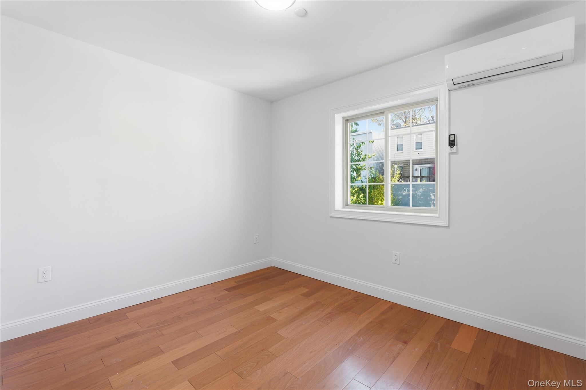 Single Family 124th  Queens, NY 11356, MLS-955383-7