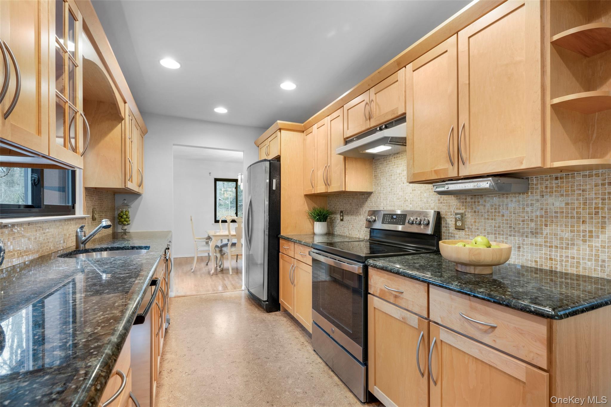 Condo Birch  Westchester County, NY 10533, MLS-955390-10