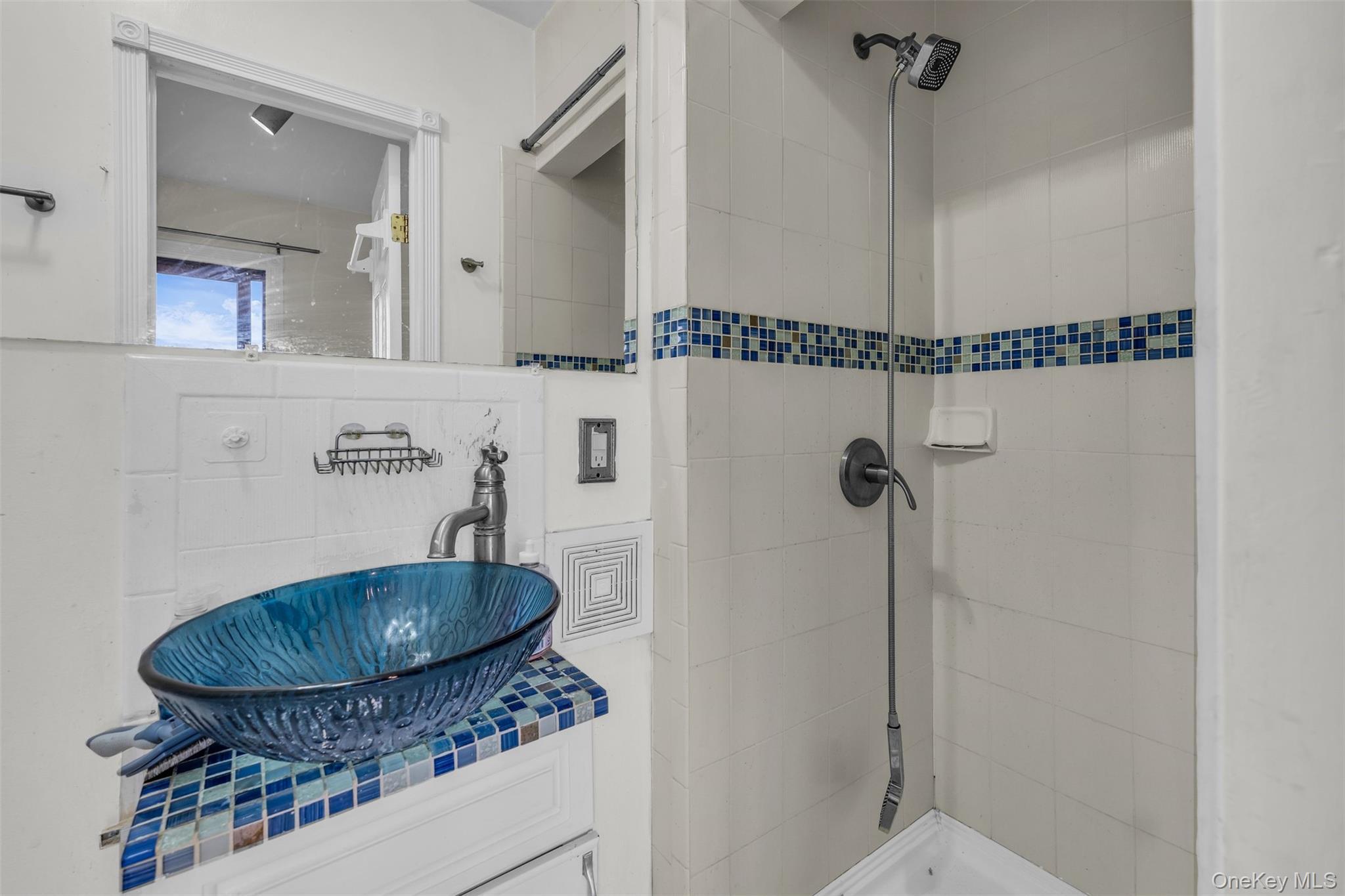 Single Family Riverside Suffolk County, NY 11951, MLS-955402-8