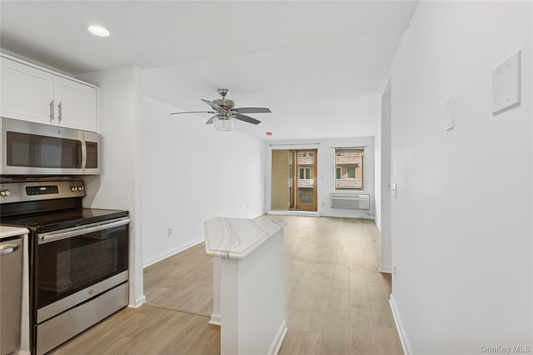 Condo Broadway Nassau County, NY 11561, MLS-955410-4