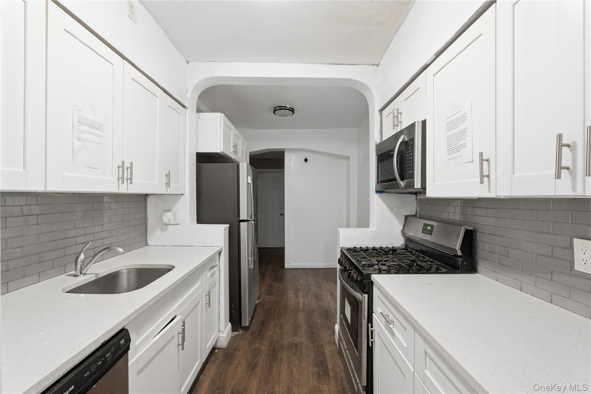 Single Family 233rd  Bronx, NY 10466, MLS-955413-17