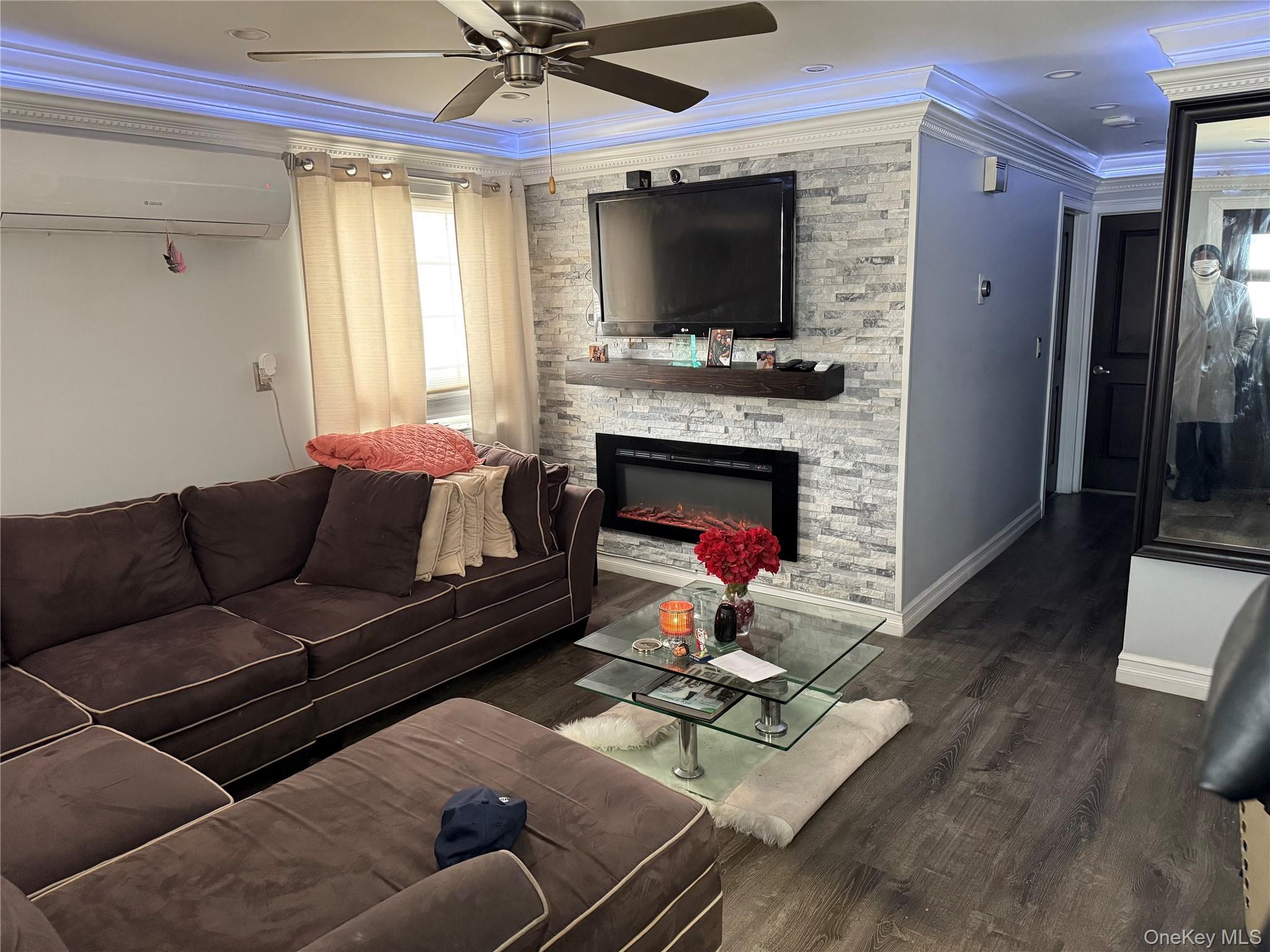 Single Family Weller  Queens, NY 11422, MLS-955418-8