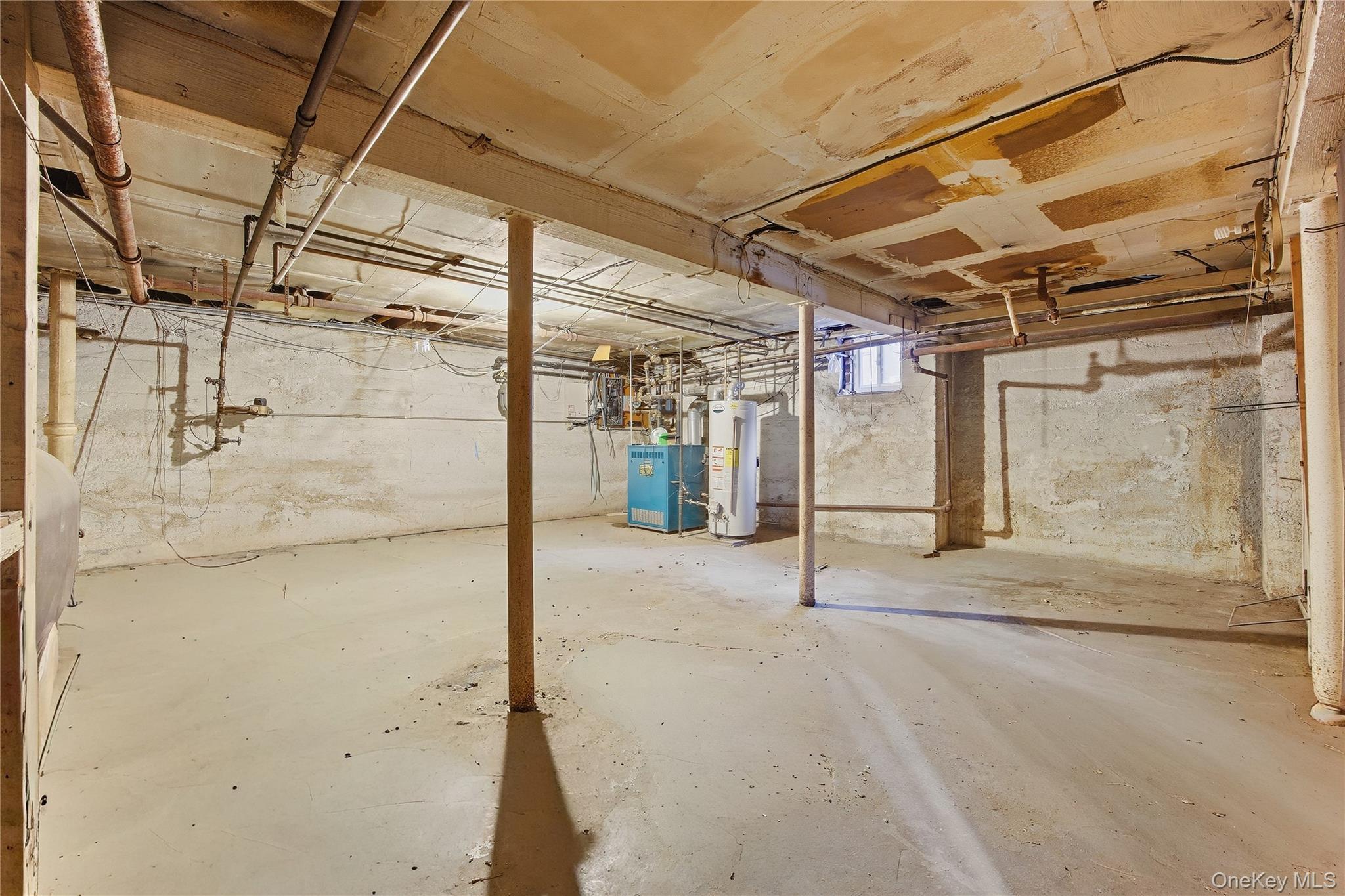 Single Family Riverside  Queens, NY 11357, MLS-955428-27