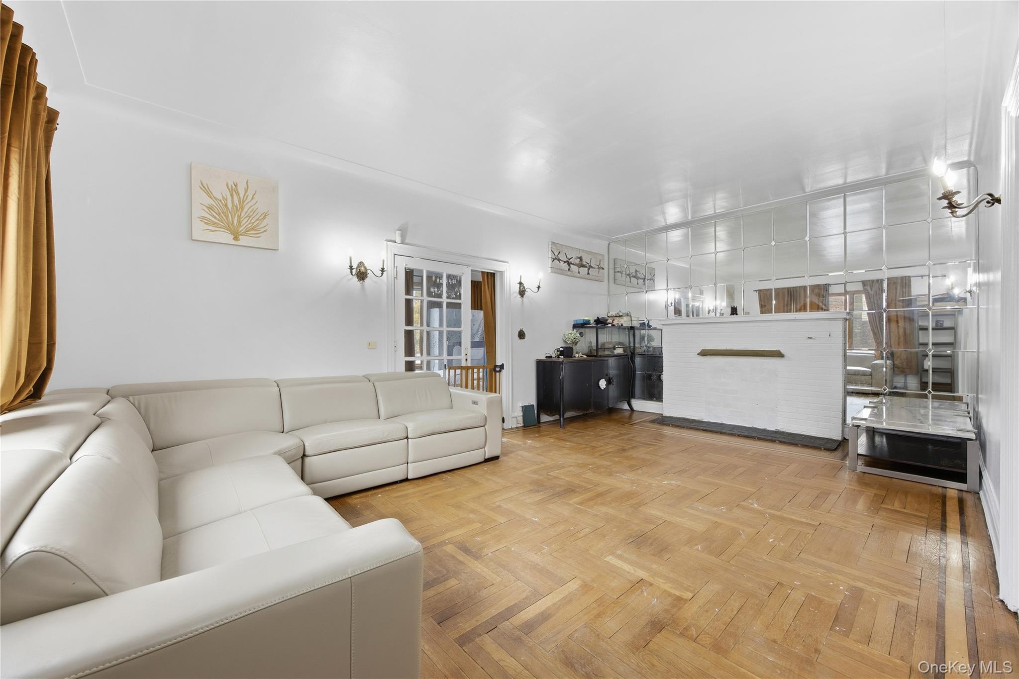 Single Family Riverside  Queens, NY 11357, MLS-955428-8