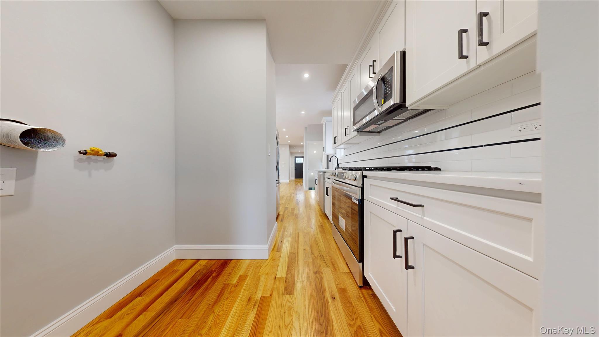 Single Family Brookville  Queens, NY 11422, MLS-955455-8