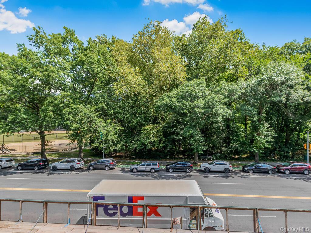 Coop Broadway  Bronx, NY 10471, MLS-955458-3