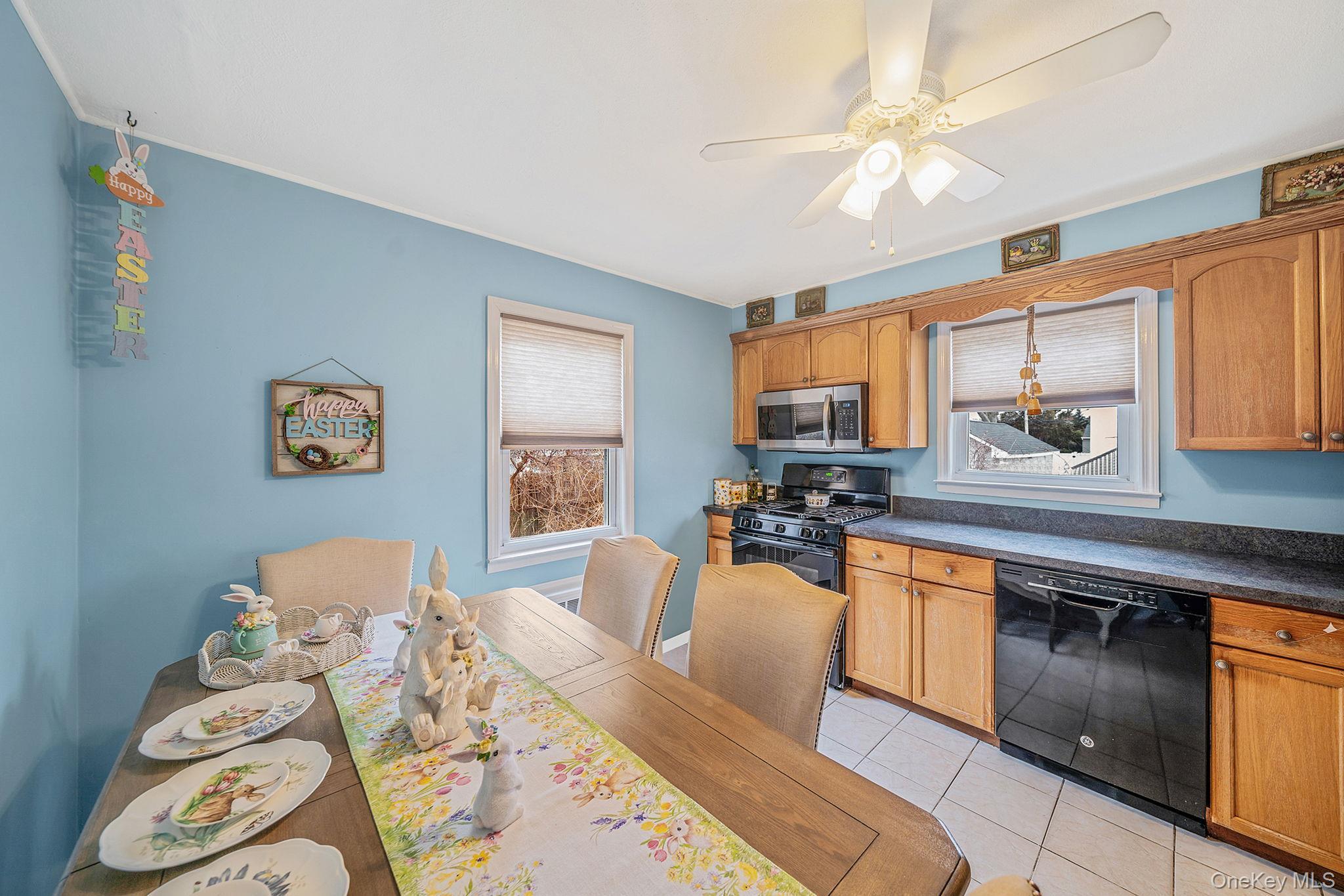 Single Family 25th  Suffolk County, NY 11726, MLS-955502-12