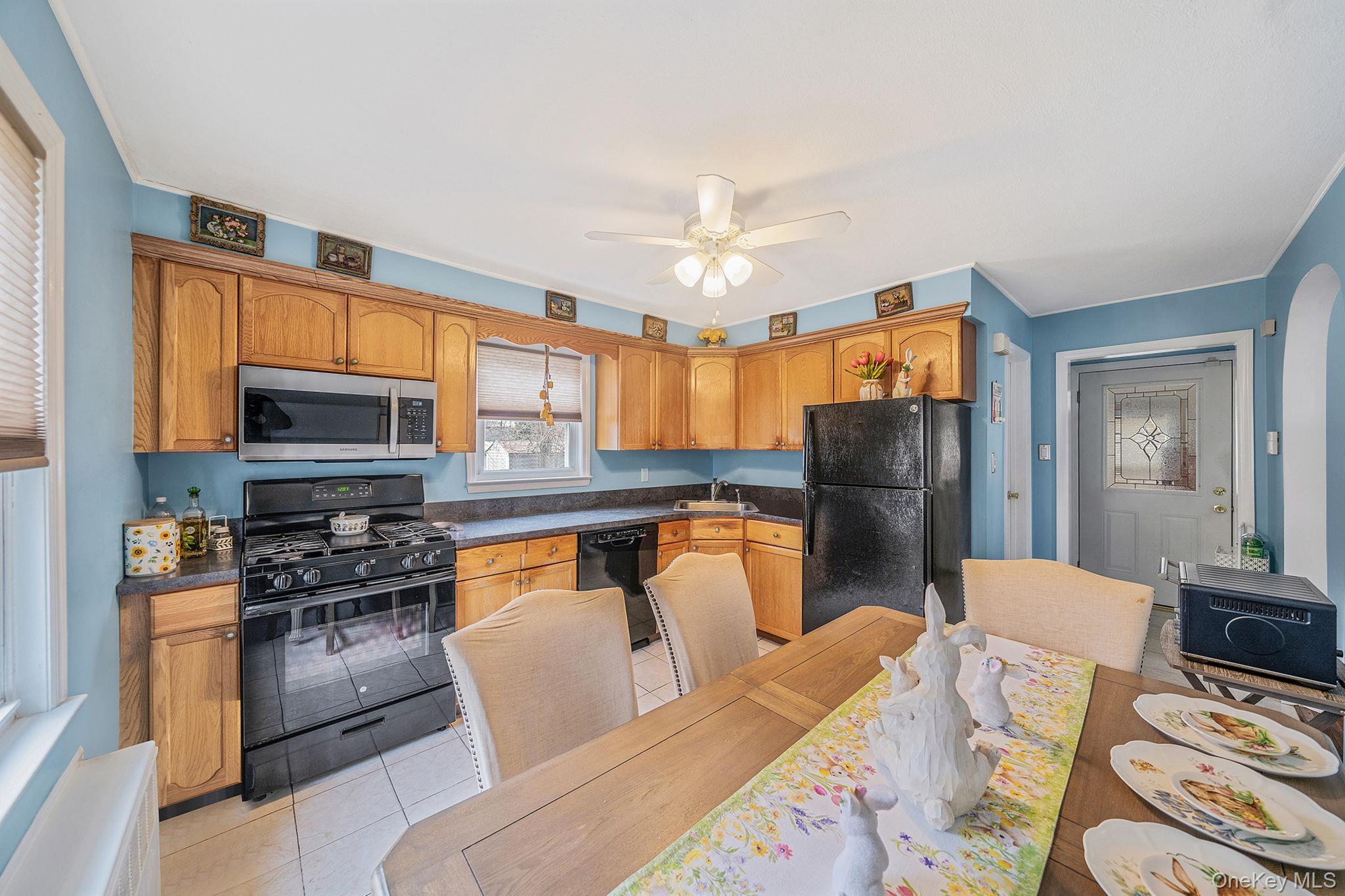 Single Family 25th  Suffolk County, NY 11726, MLS-955502-13