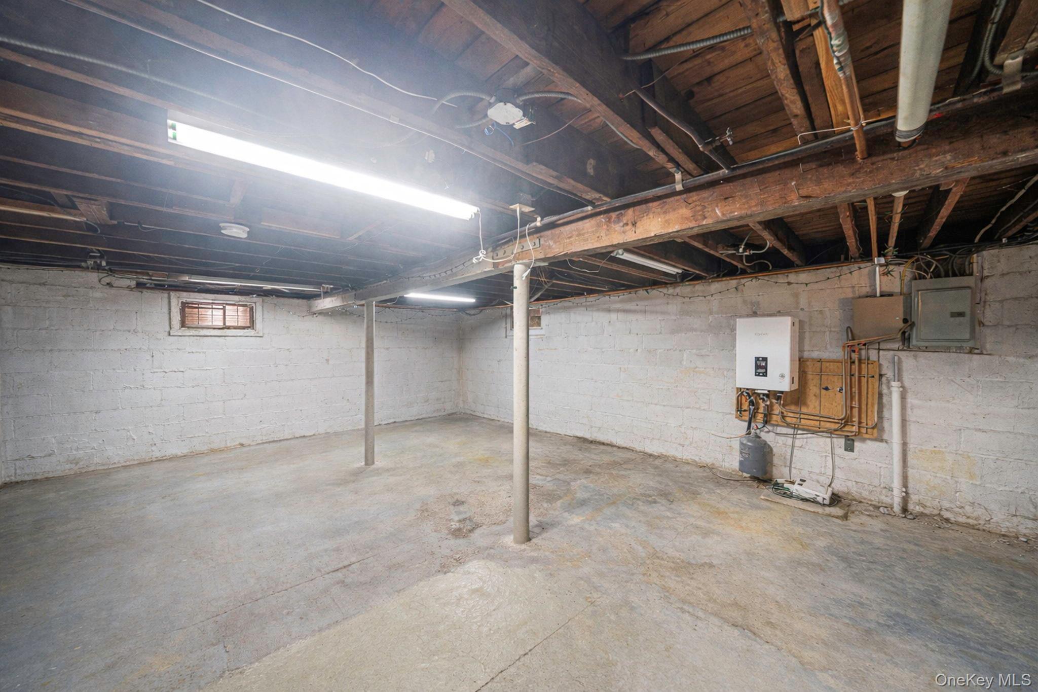 Single Family 25th  Suffolk County, NY 11726, MLS-955502-20