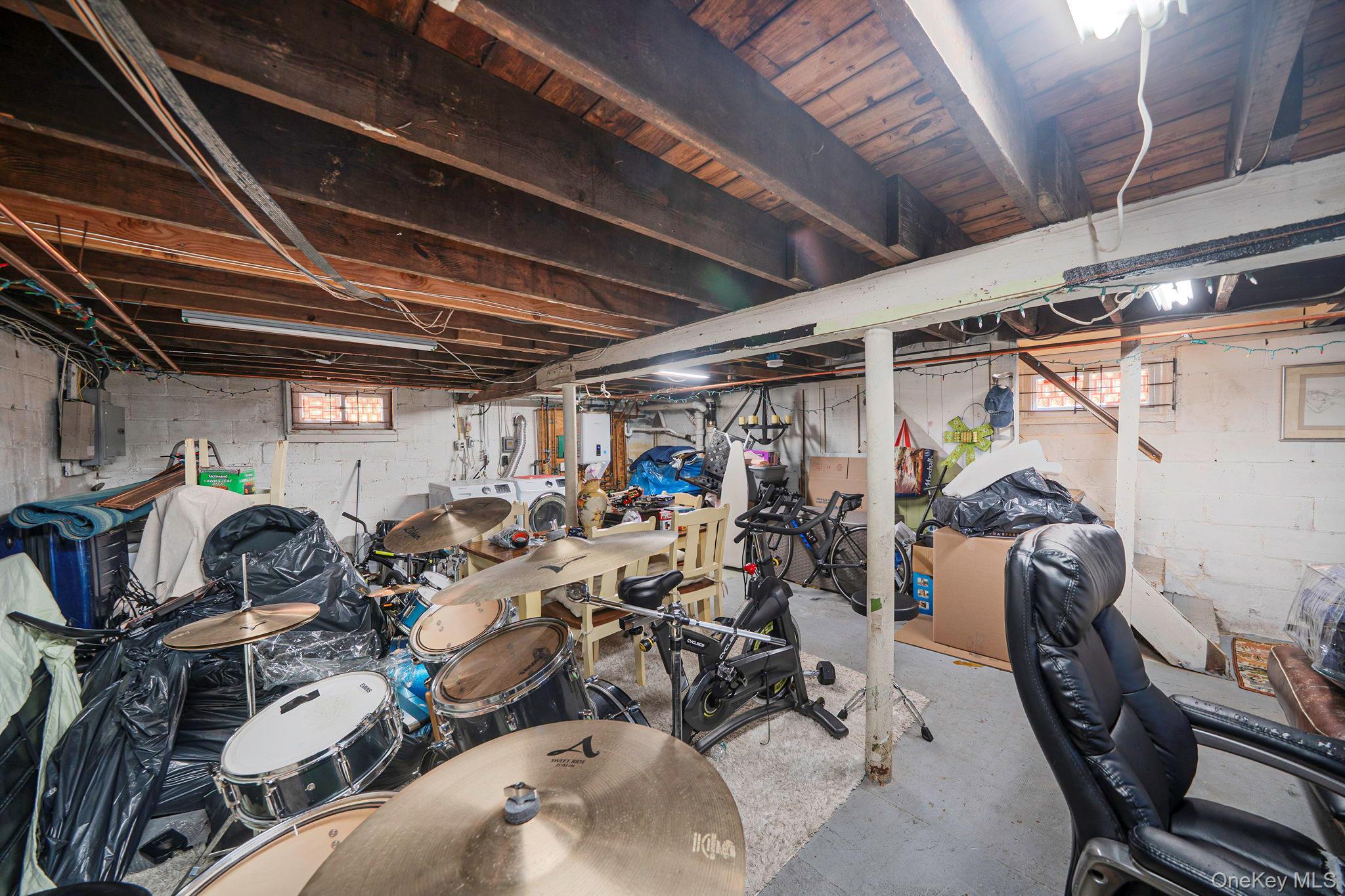 Single Family 25th  Suffolk County, NY 11726, MLS-955502-21