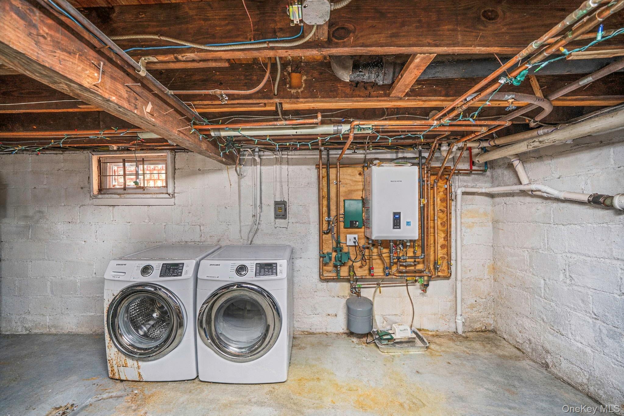 Single Family 25th  Suffolk County, NY 11726, MLS-955502-22