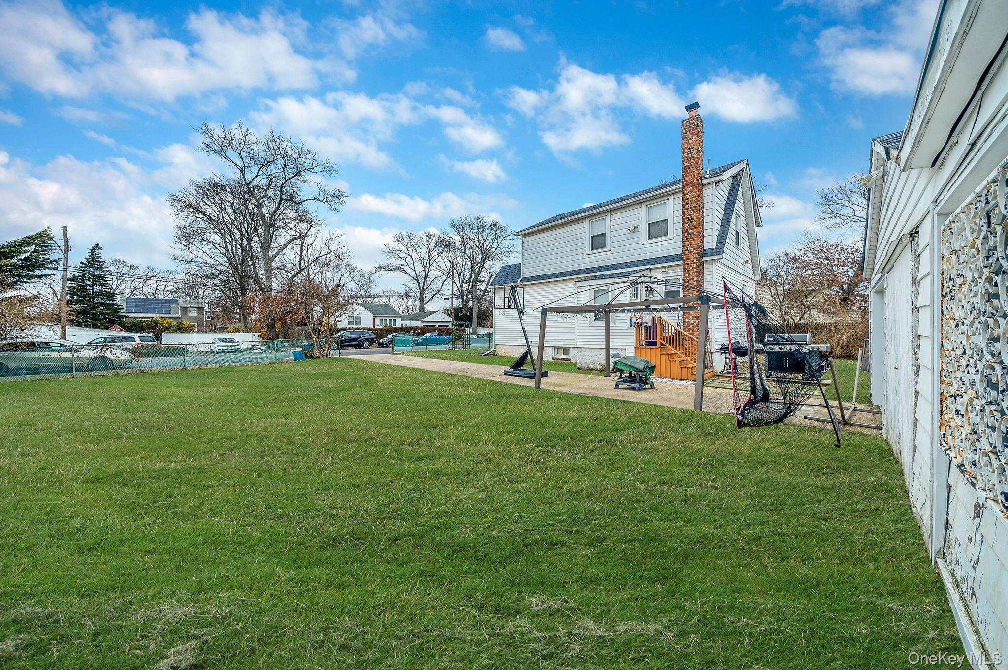 Single Family 25th  Suffolk County, NY 11726, MLS-955502-29