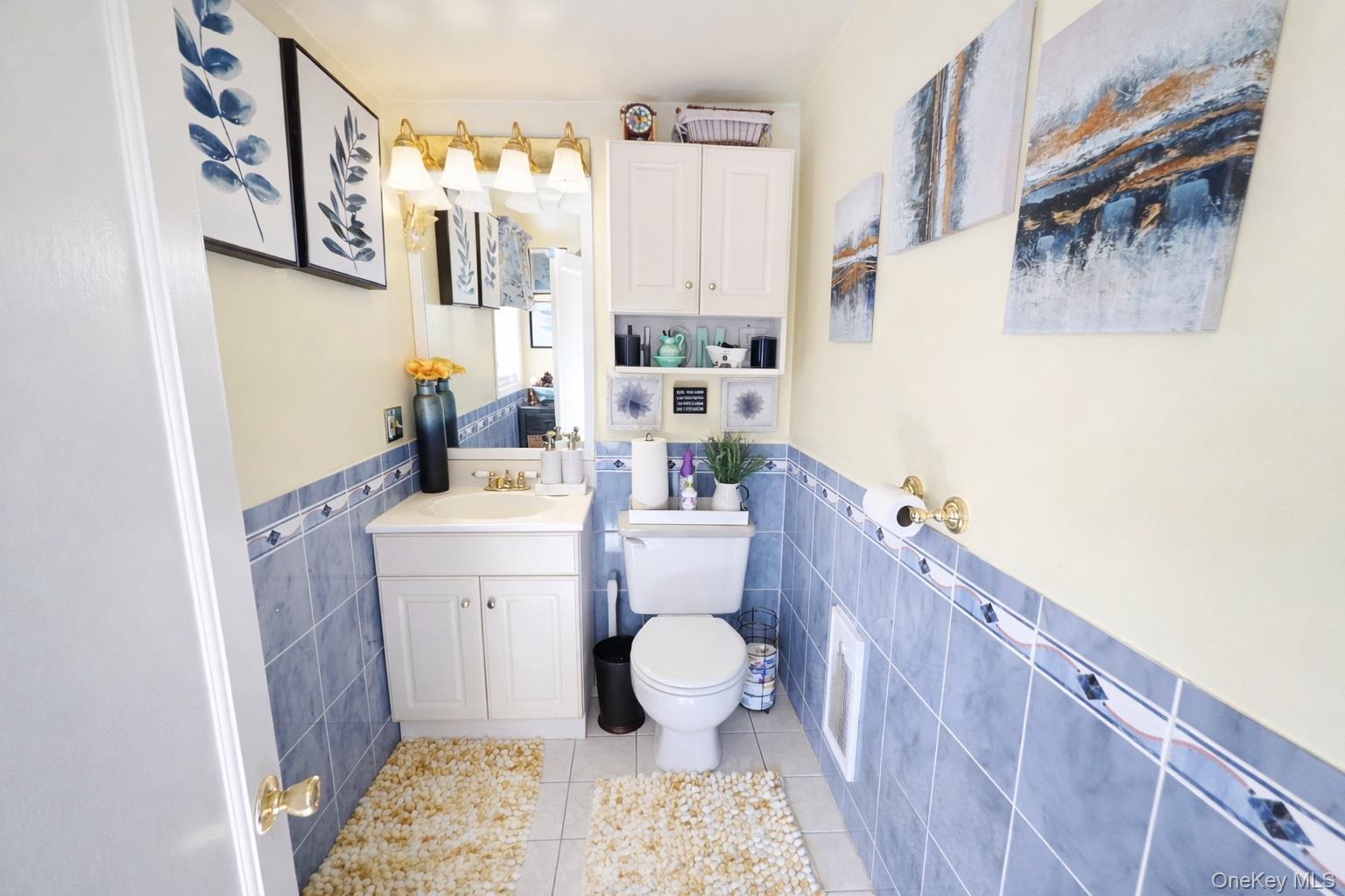 Single Family Fenton  Bronx, NY 10469, MLS-955511-13