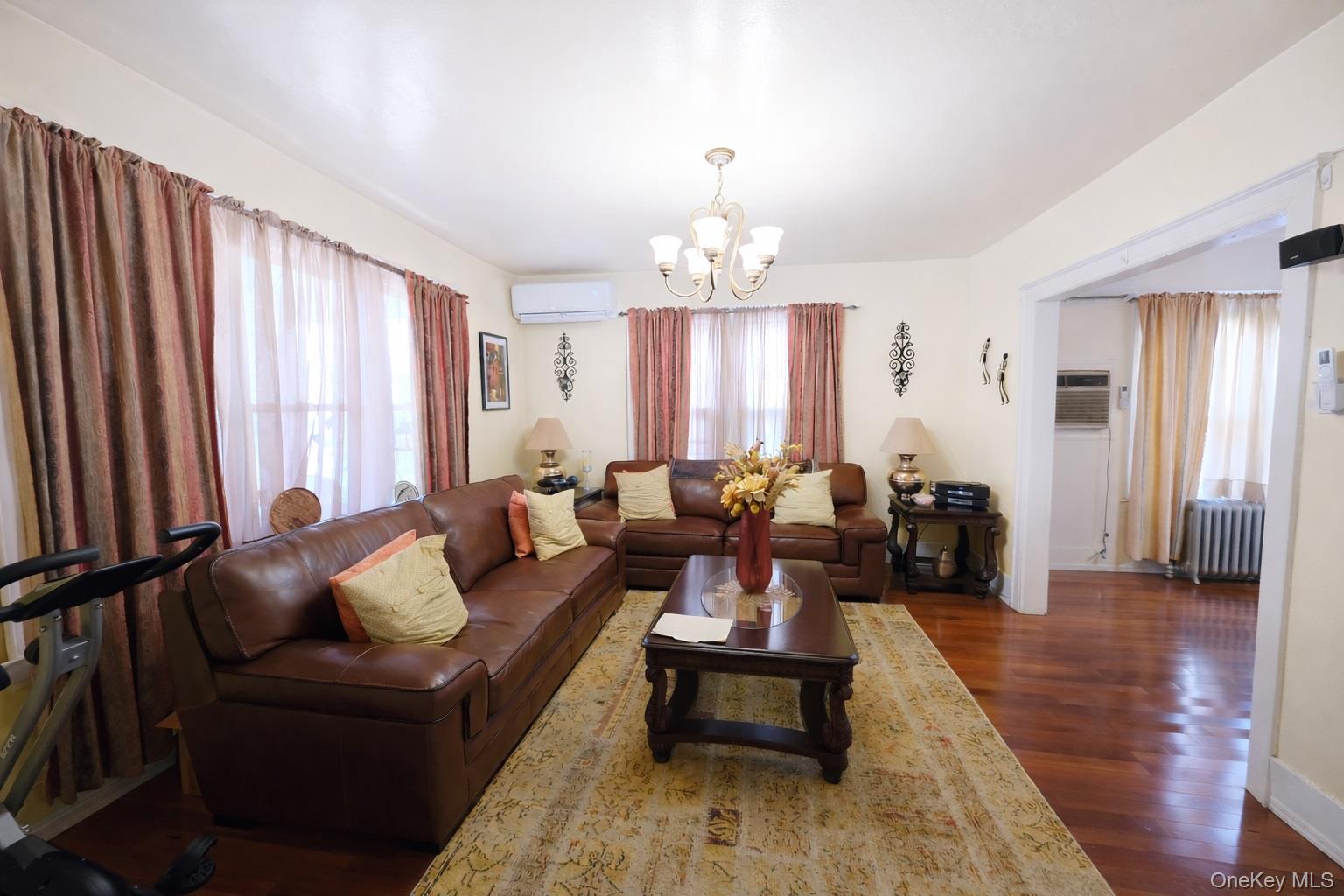 Single Family Fenton  Bronx, NY 10469, MLS-955511-5