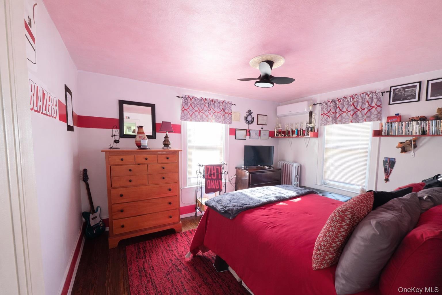 Single Family Fenton  Bronx, NY 10469, MLS-955511-7