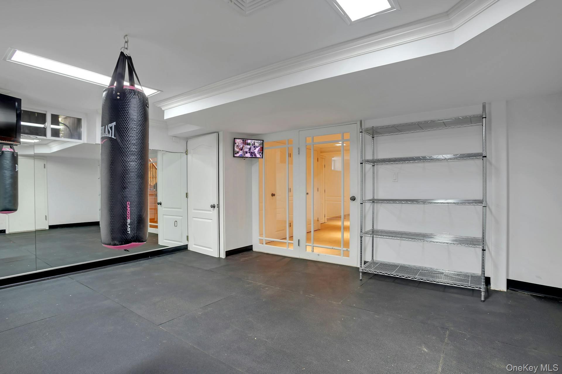 Single Family Boulevard  Queens, NY 11357, MLS-955585-34