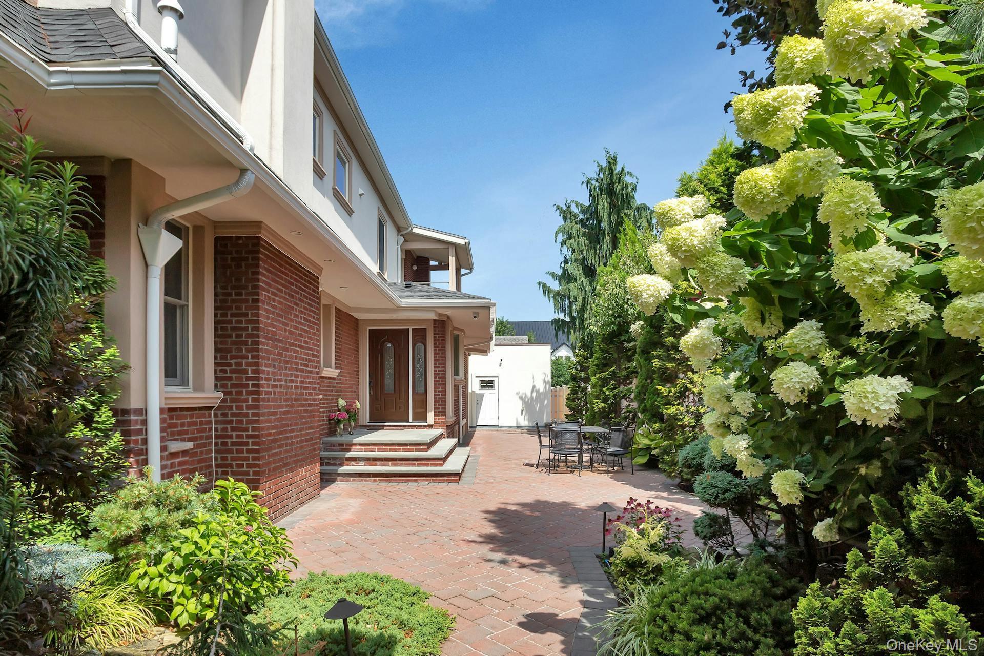 Single Family Boulevard  Queens, NY 11357, MLS-955585-39