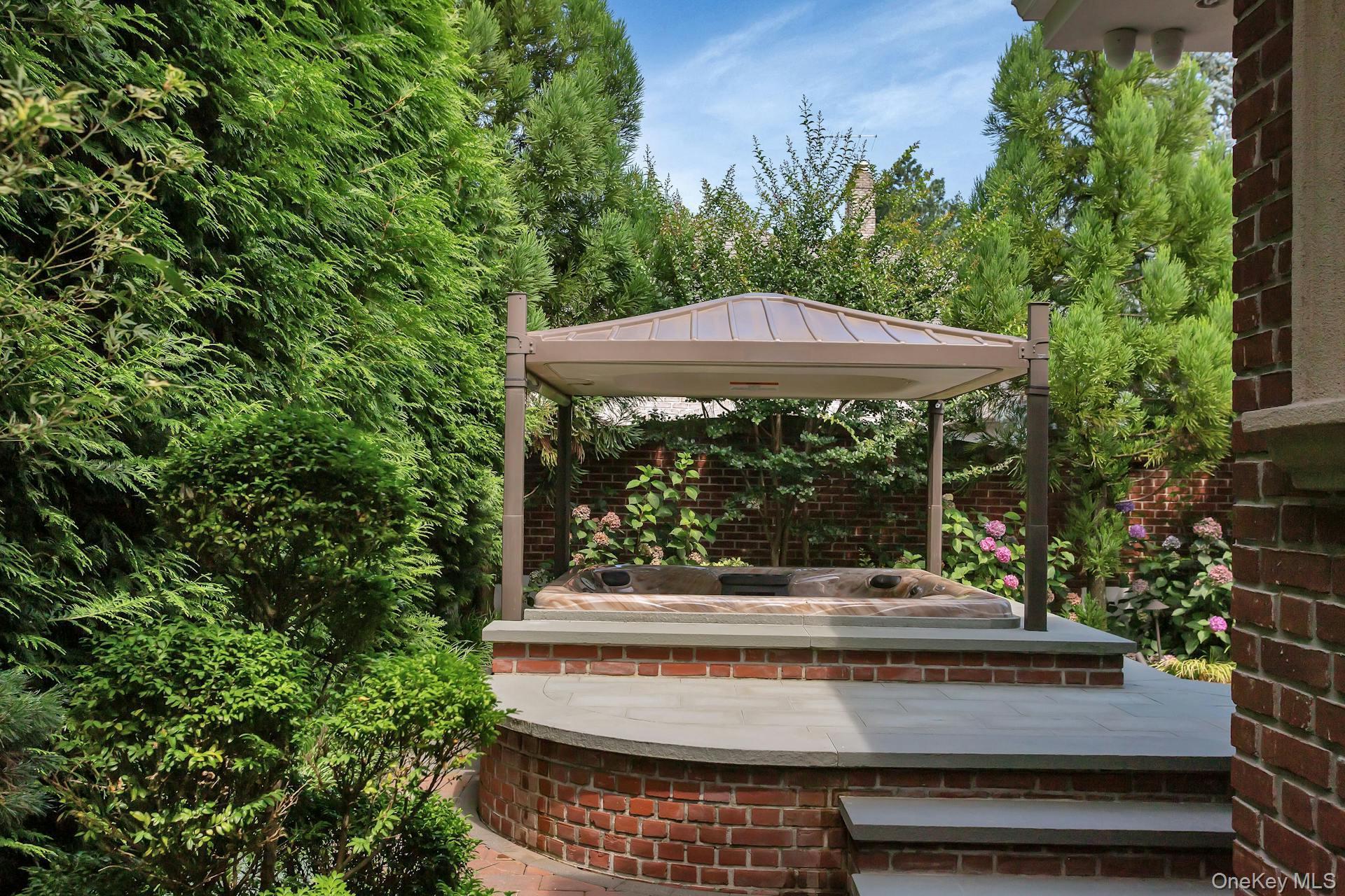 Single Family Boulevard  Queens, NY 11357, MLS-955585-41