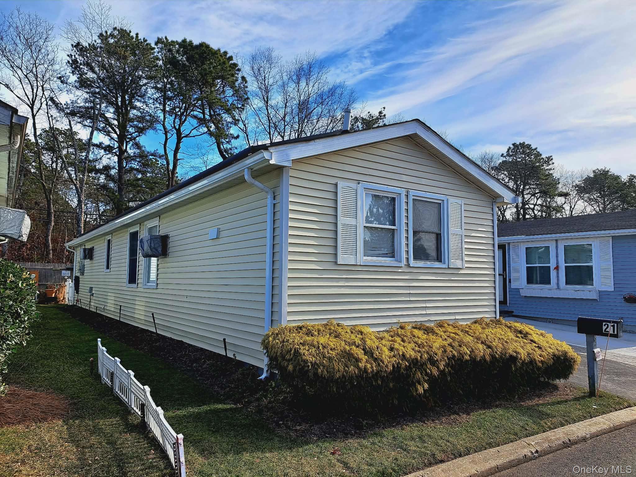 Single Family Village  Suffolk County, NY 11949, MLS-955586-2