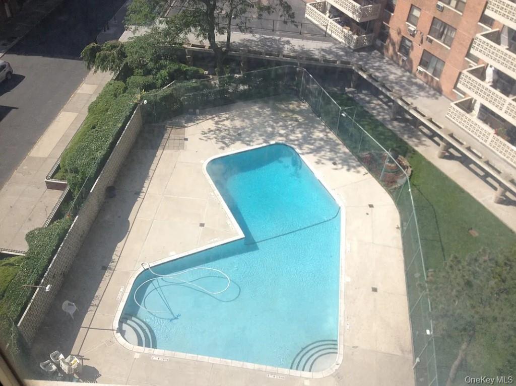 Coop Brighton 1st  Brooklyn, NY 11235, MLS-955647-17