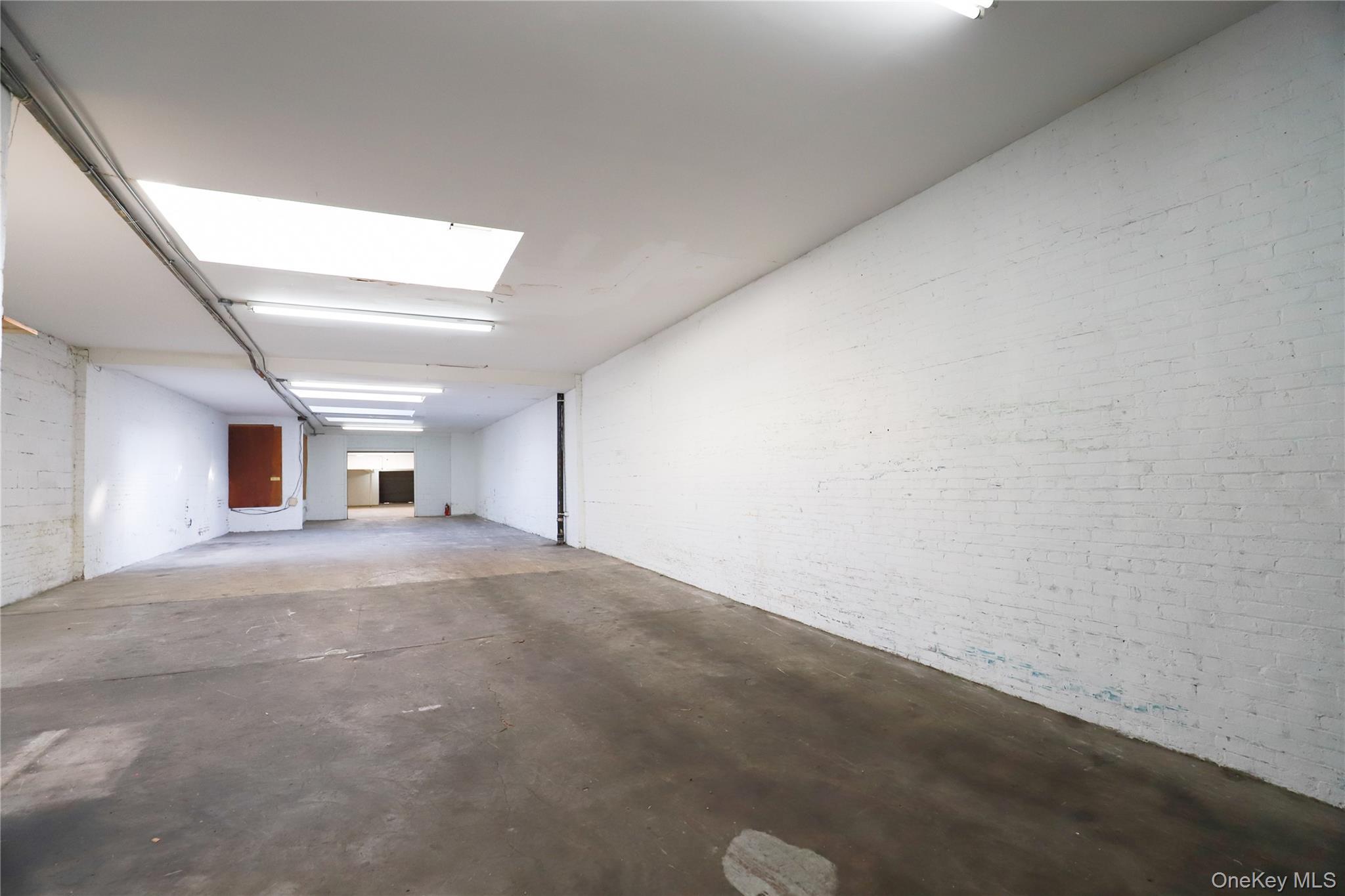 Commercial Lease 37th  Queens, NY 11106, MLS-955658-11