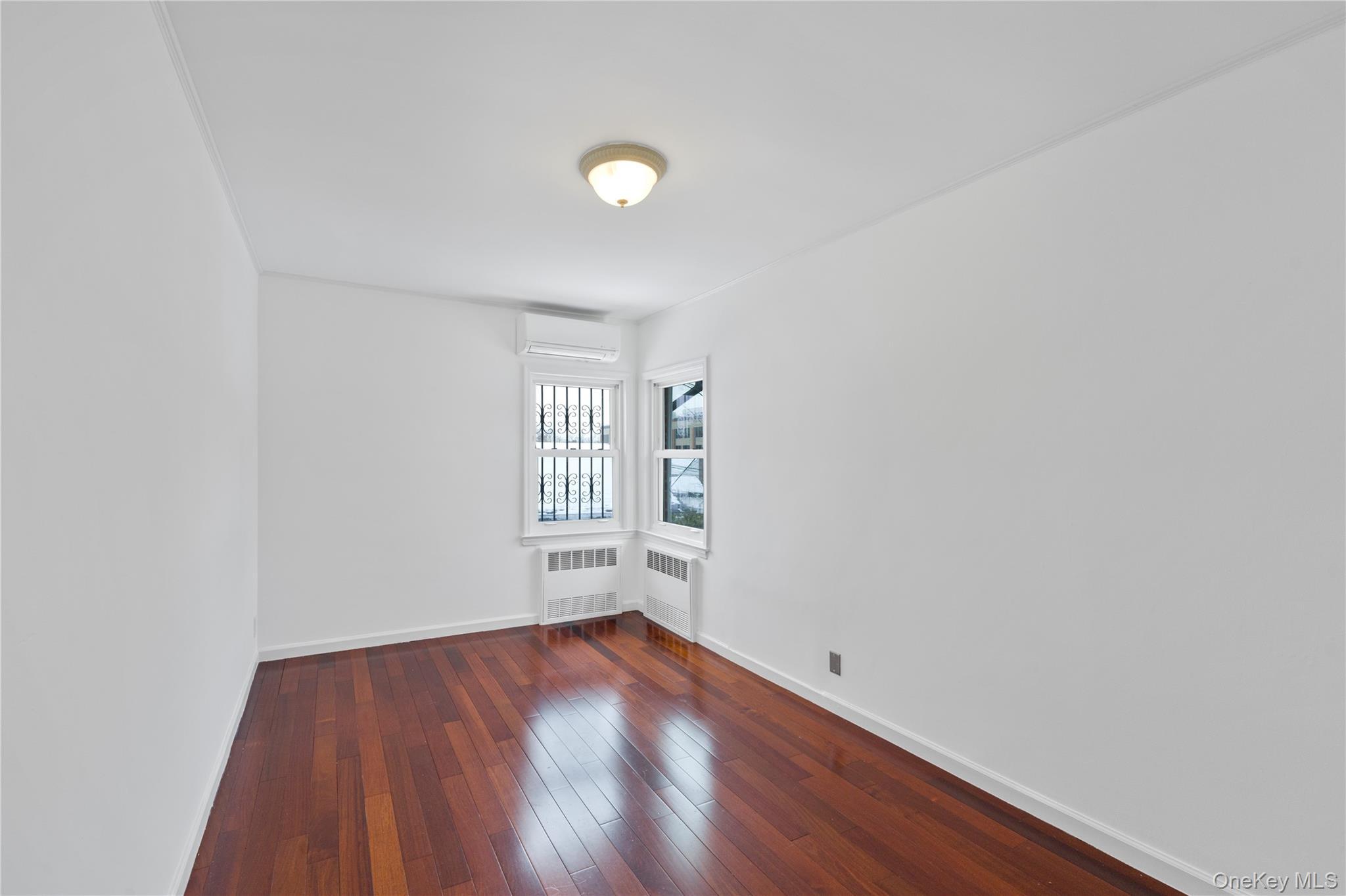 Single Family Utopia Queens, NY 11365, MLS-955659-24