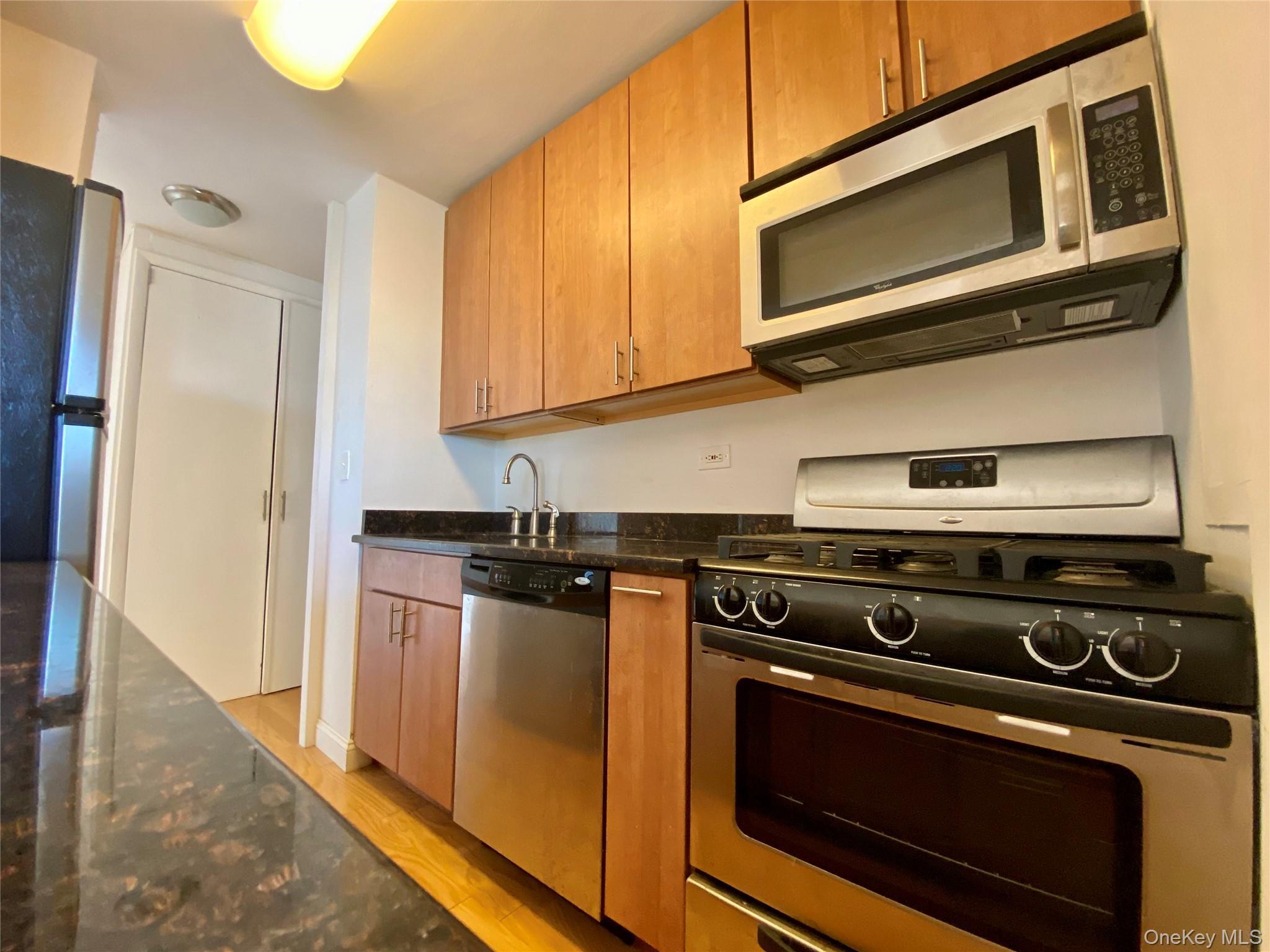 Condo Cozine Avenue Brooklyn, NY 11207, MLS-955677-10