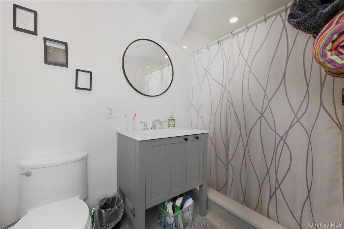 Single Family Huntington  Bronx, NY 10465, MLS-955692-10