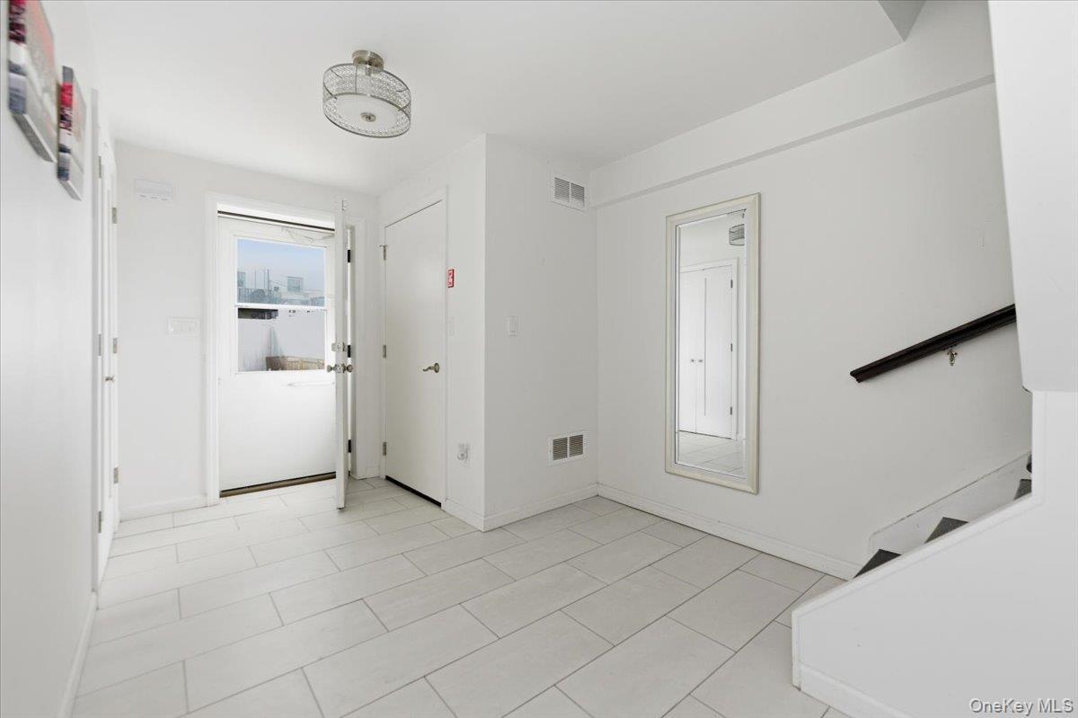 Single Family Huntington  Bronx, NY 10465, MLS-955692-12