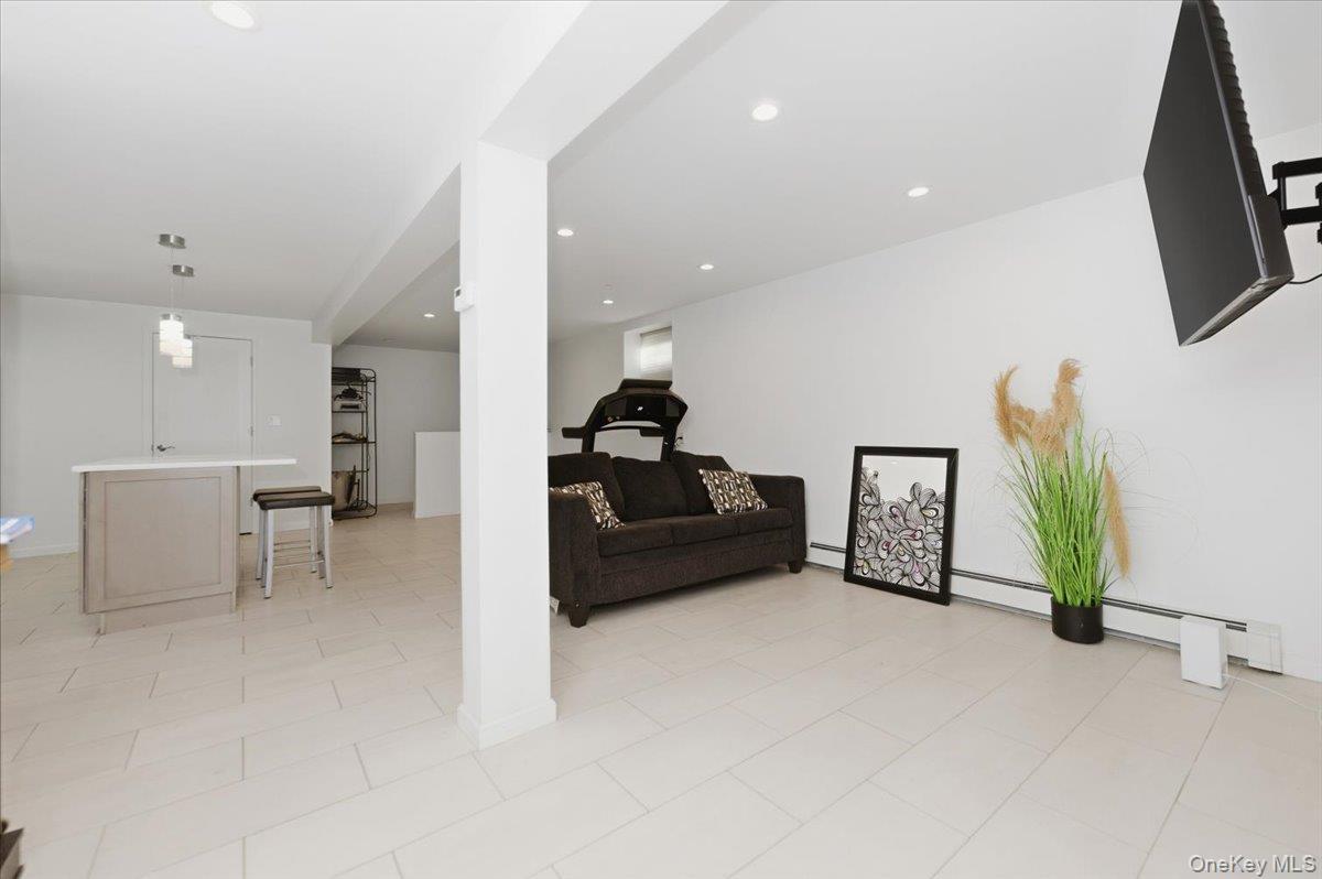 Single Family Huntington  Bronx, NY 10465, MLS-955692-14