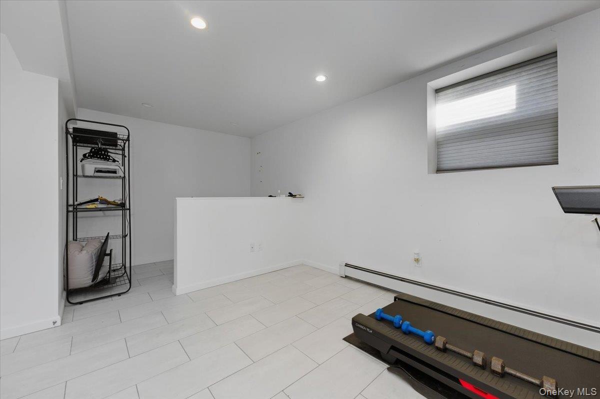 Single Family Huntington  Bronx, NY 10465, MLS-955692-15