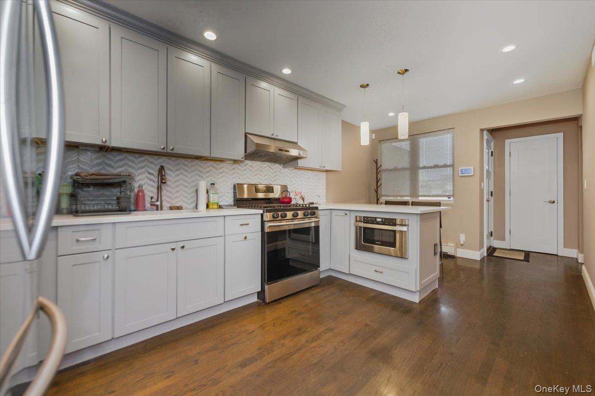 Single Family Huntington  Bronx, NY 10465, MLS-955692-6