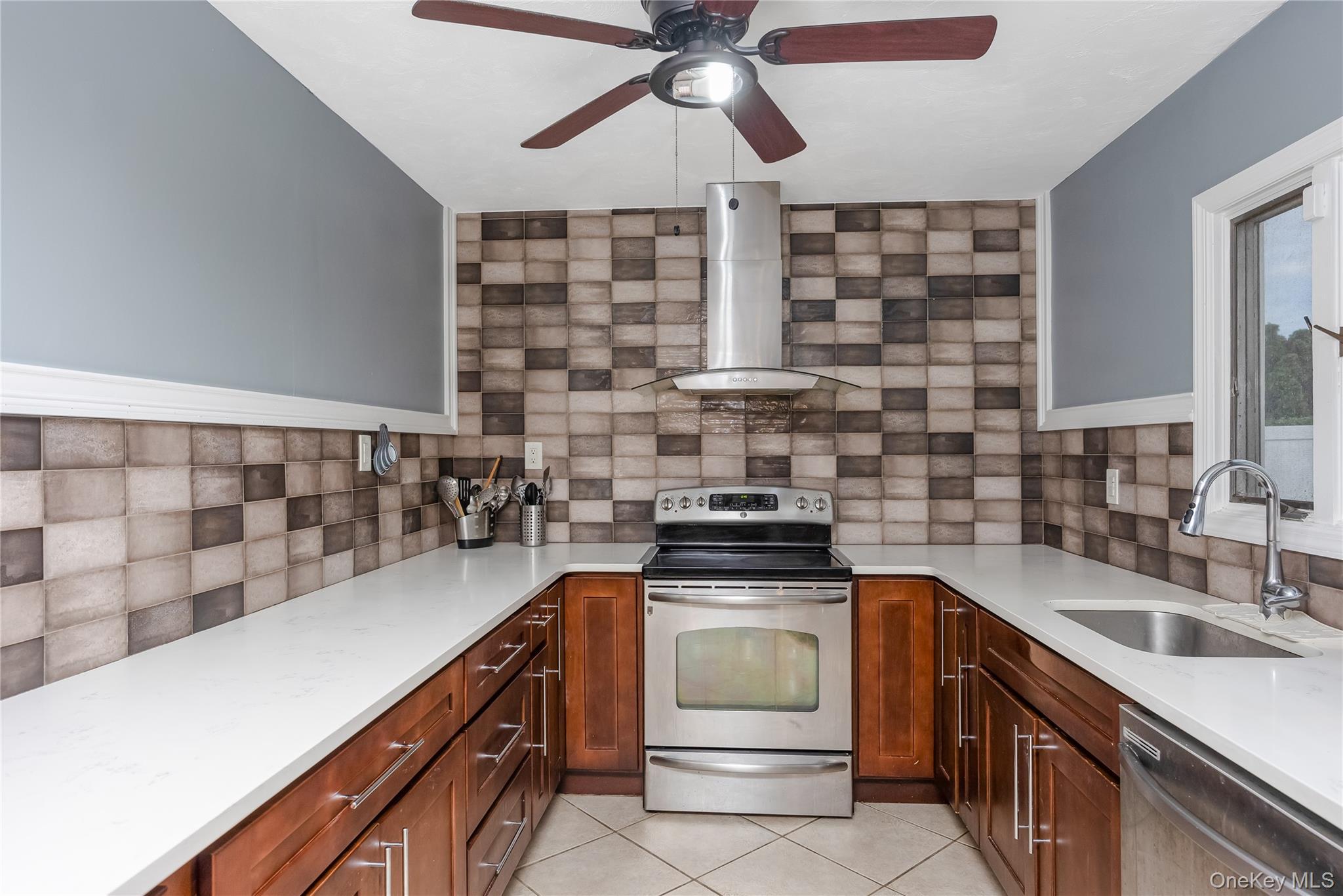 Single Family Ontario  Suffolk County, NY 11757, MLS-955716-4