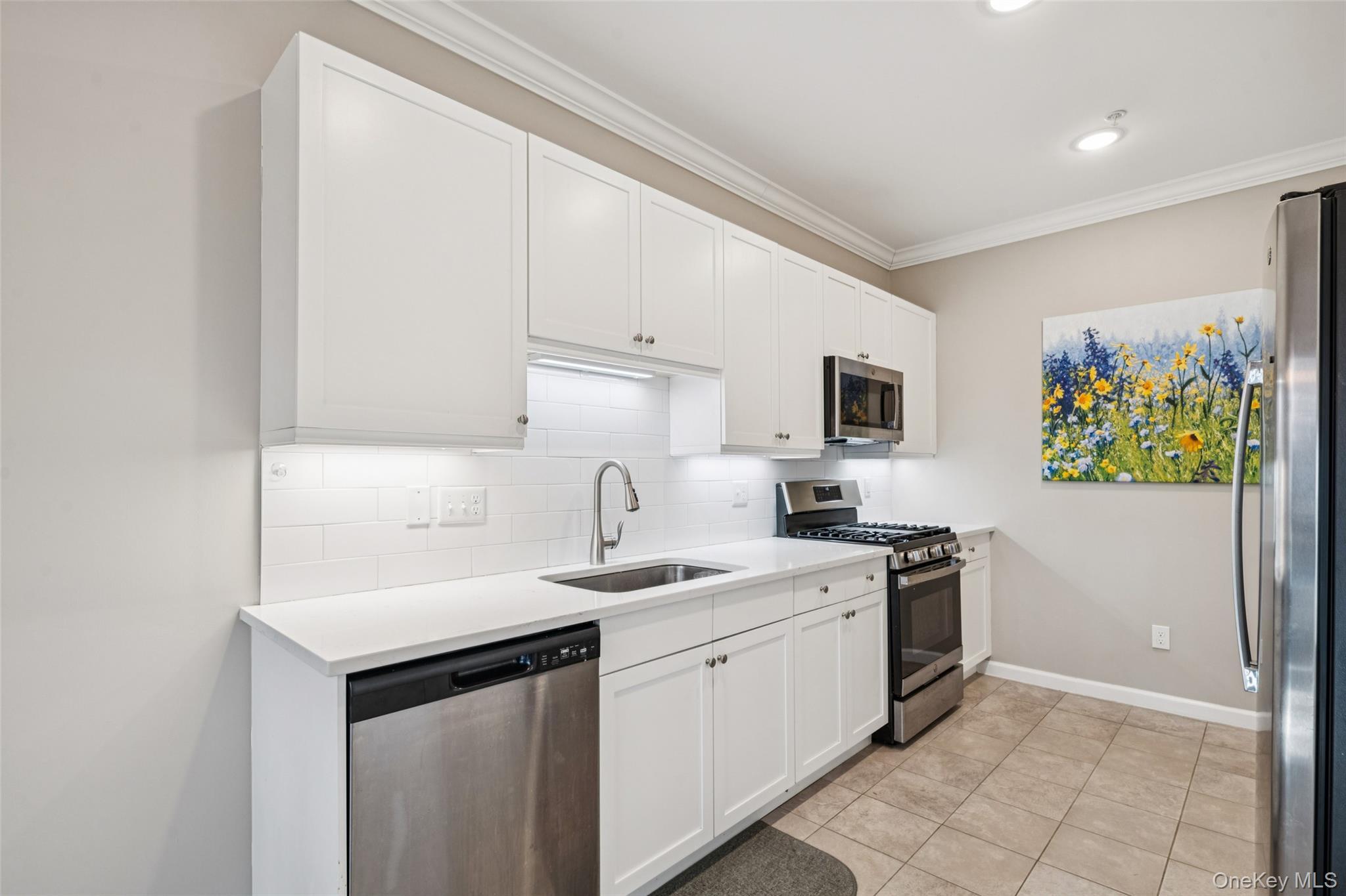 Condo Greentree  Suffolk County, NY 11967, MLS-955814-12